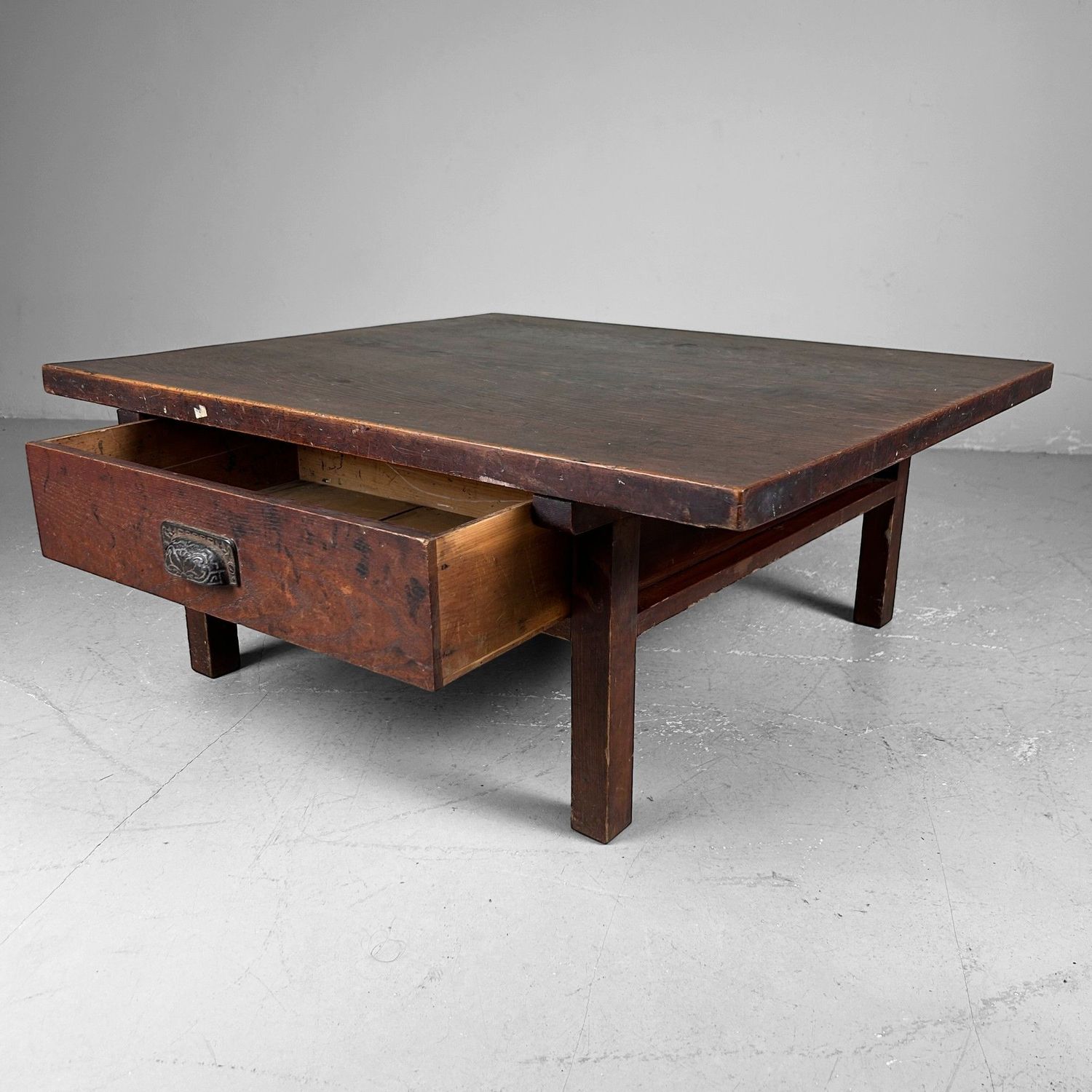 Minimalistische Lage Tafel, Taishō Periode, Japan.