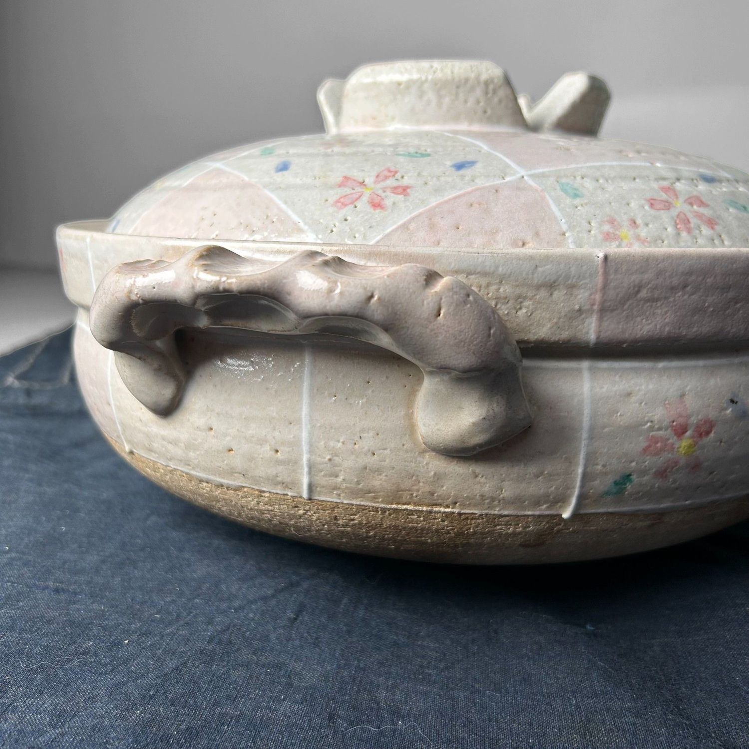 Grote Japanse Donabe, Aardewerken Kookpot, Shōwa Periode.