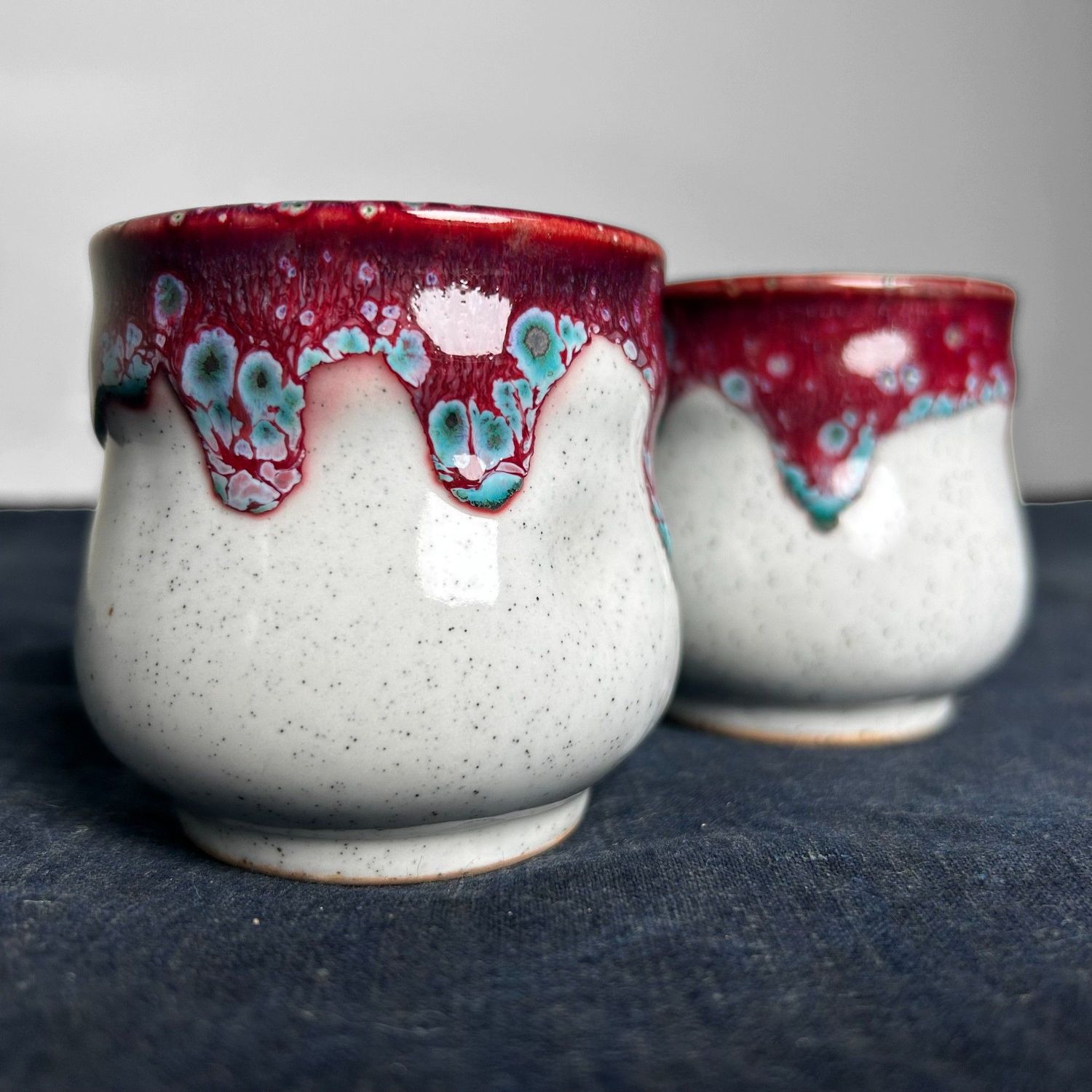 Set Japanse Theekoppen, Yunomi, Shodai-yaki, Shōwa Periode. Set Japanse Theekoppen, Yunomi, Shodai-yaki, Shōwa Periode.