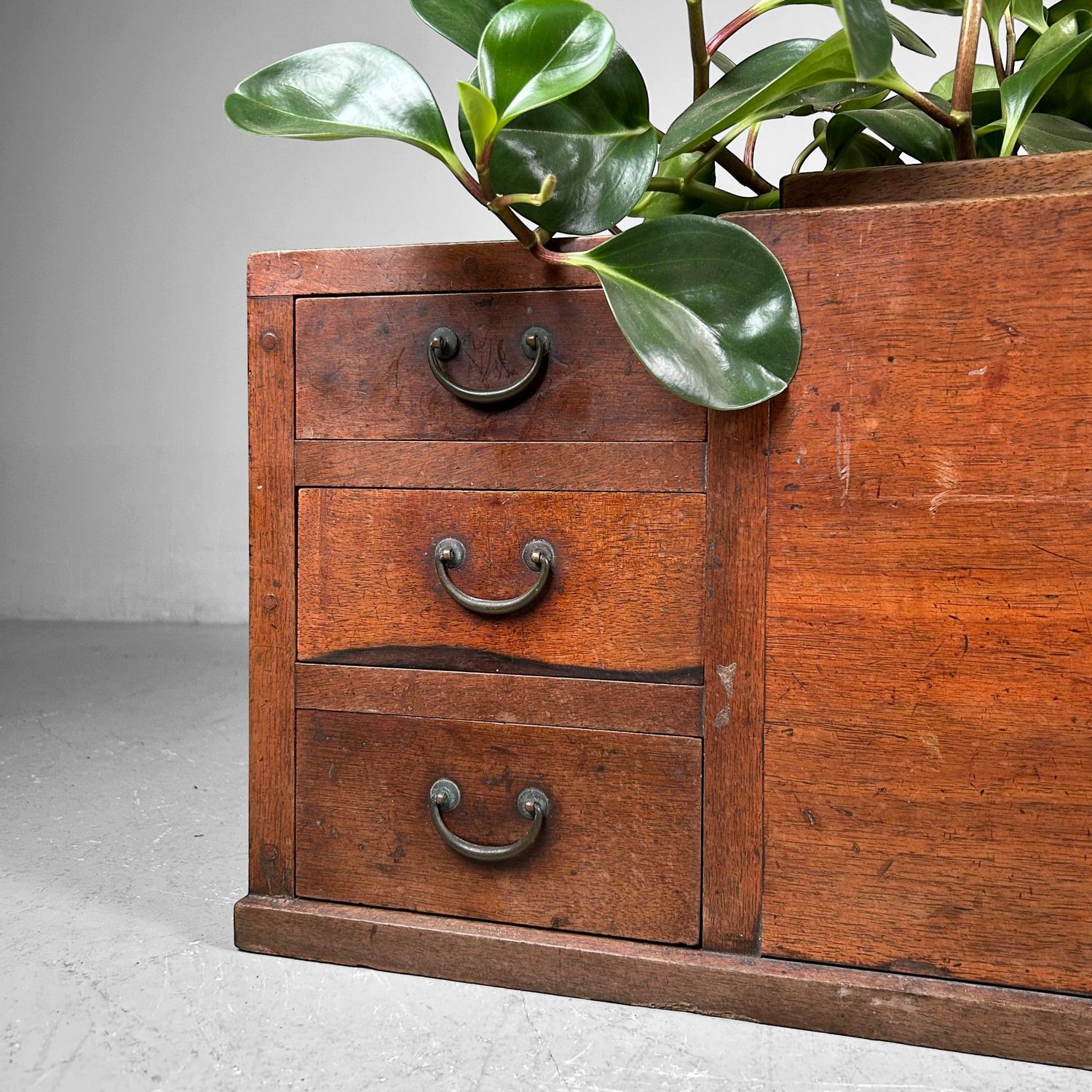 Traditional Japanese Furniture, Nagahibachi 長火鉢, Meiji Period.