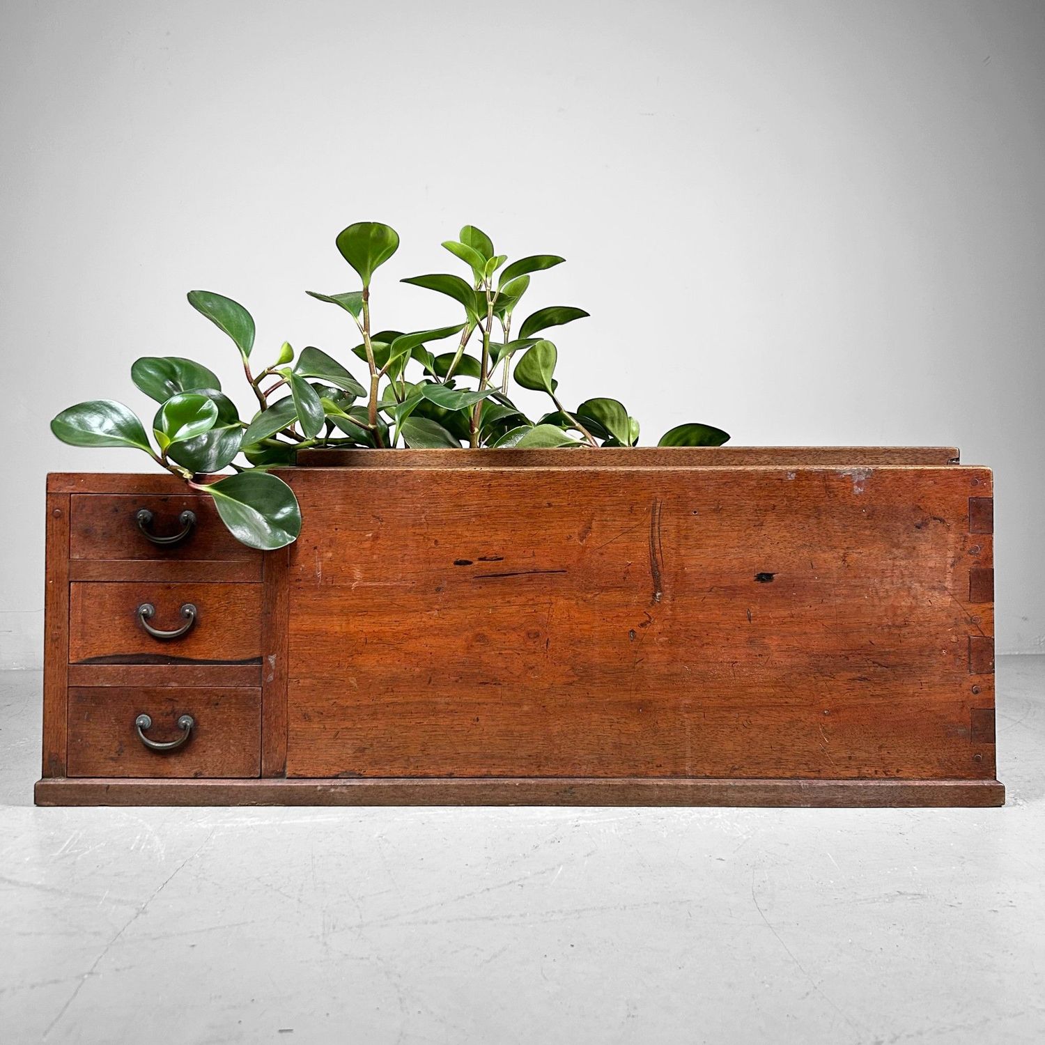 Traditional Japanese Furniture, Nagahibachi 長火鉢, Meiji Period.