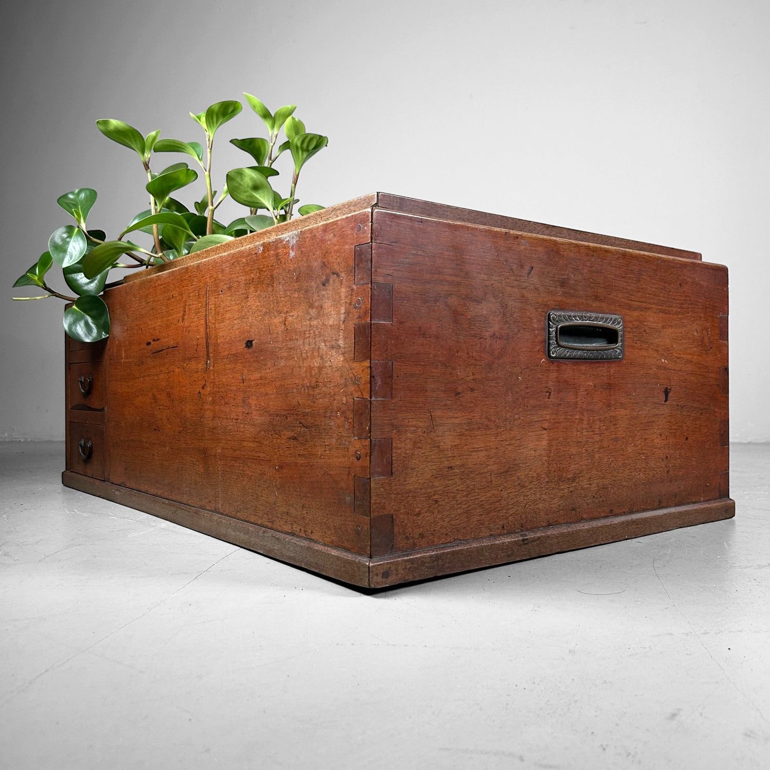 Traditional Japanese Furniture, Nagahibachi 長火鉢, Meiji Period.