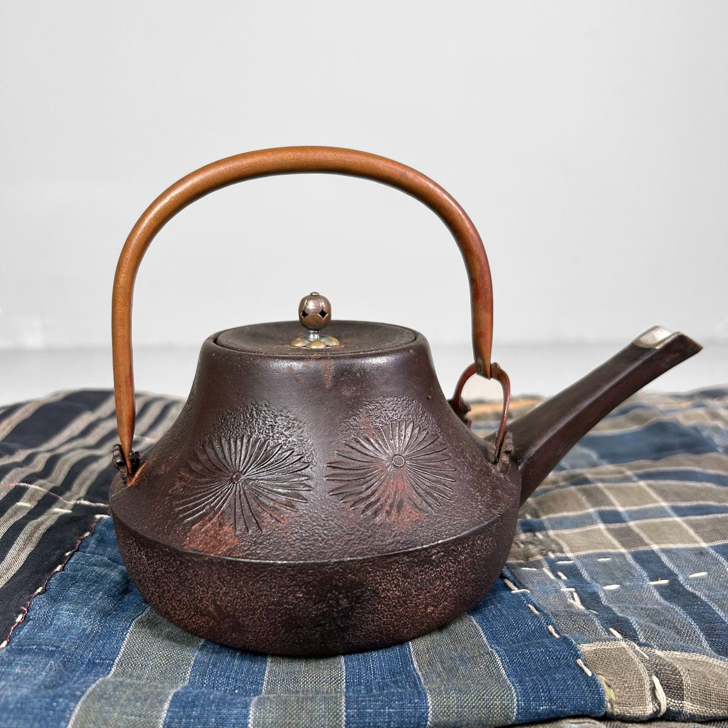 Antieke Tetsubin, Gietijzeren Theepot, Meiji Periode.