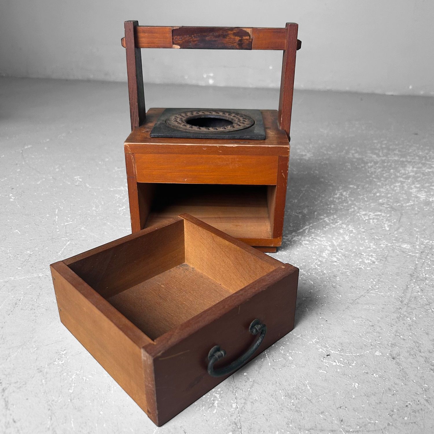 Traditionele Japanse Tabako-Bon, Rookmeubel, Shōwa-periode.