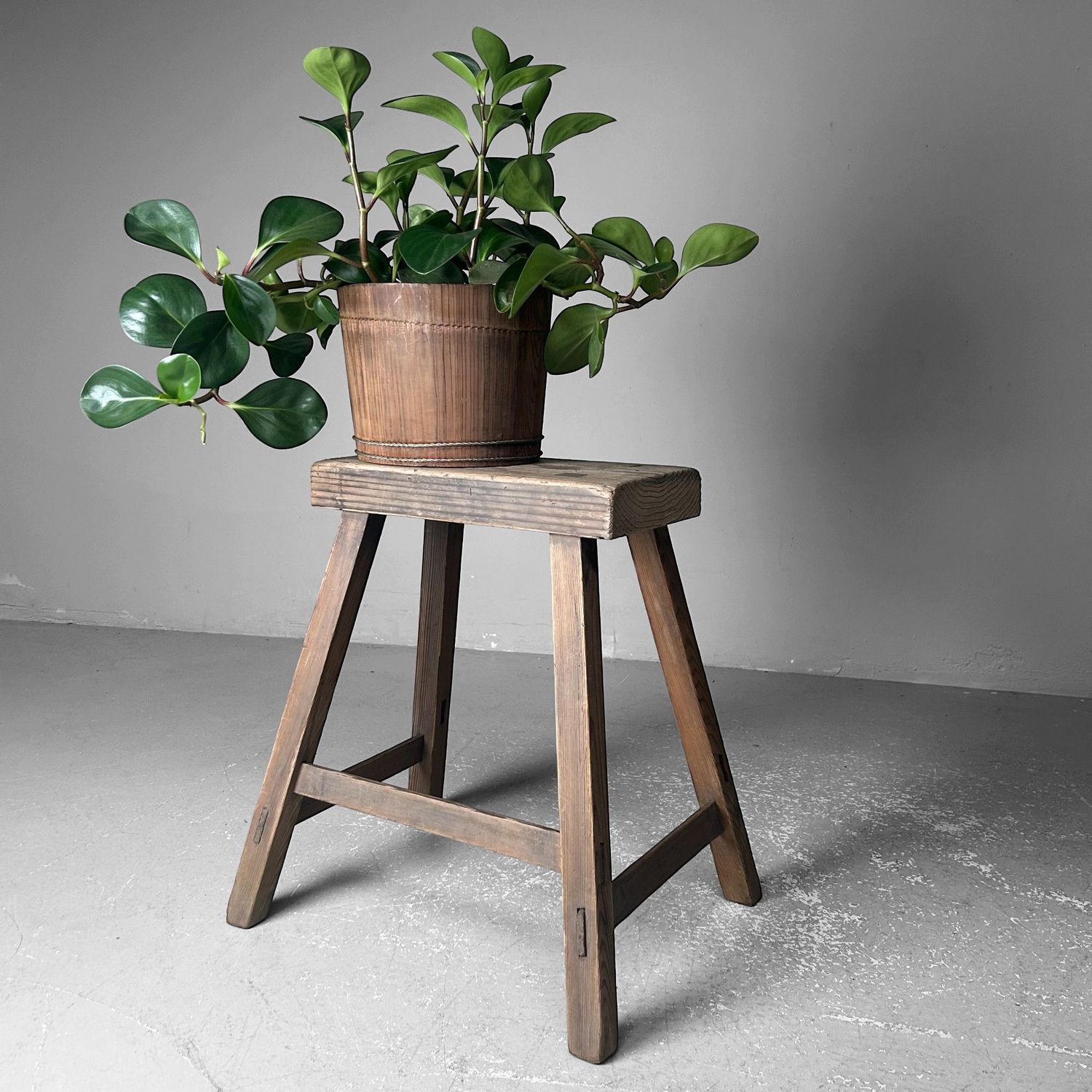 Wooden Stool, Fumidai 踏み台, Taishō period, Japan.