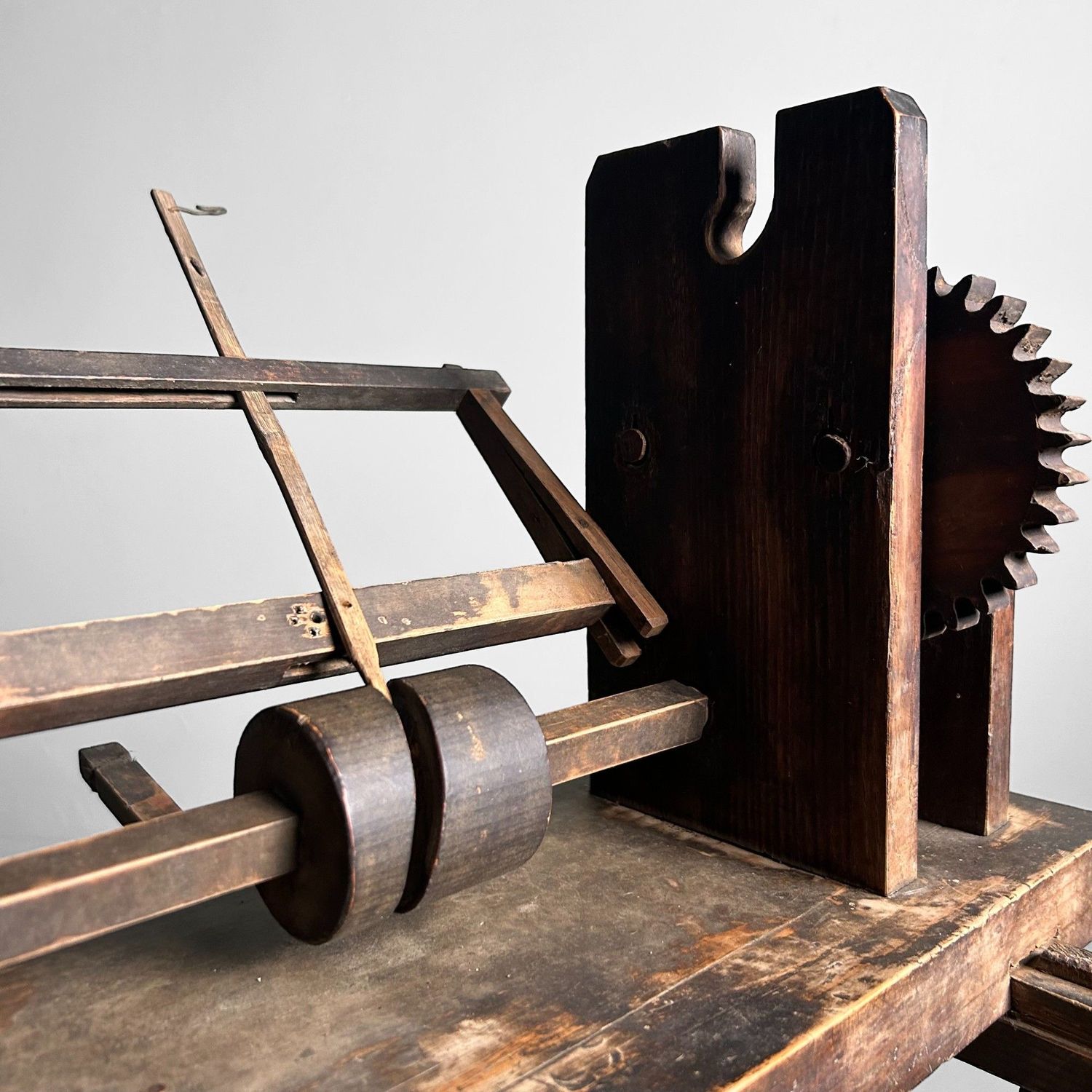 Traditionele Itomaki (糸巻き), Japans Spinnewiel, Meiji-periode.