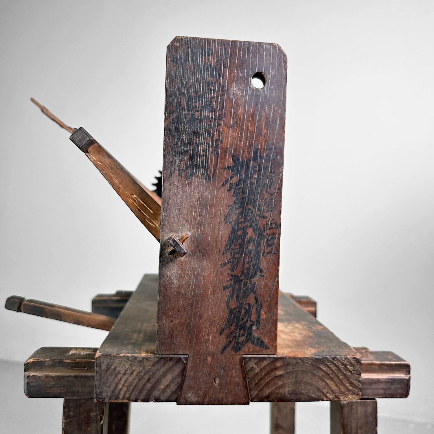 Traditionele Itomaki (糸巻き), Japans Spinnewiel, Meiji-periode.