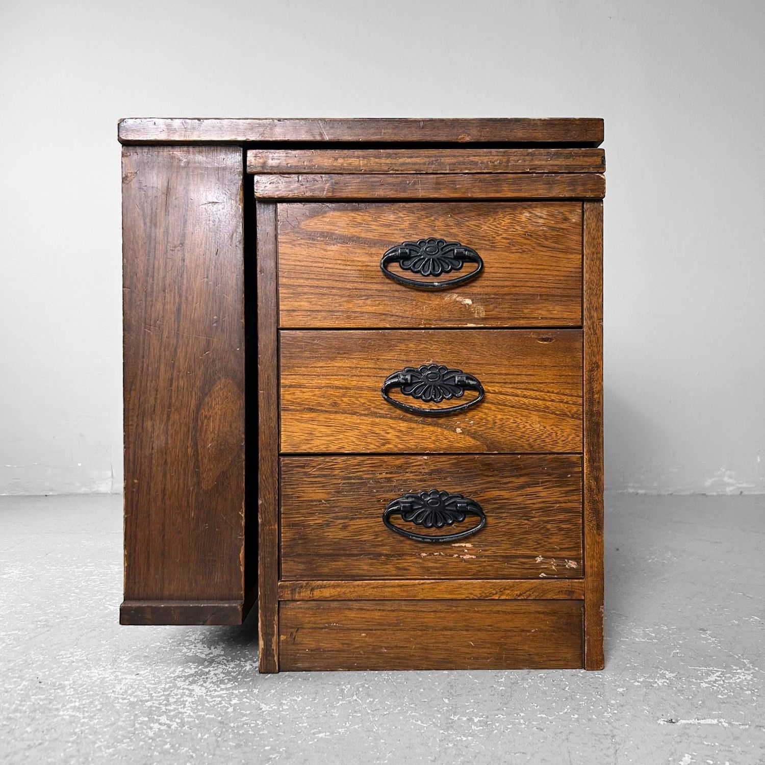 Opvouwbaar Japanse Mid-Century Bureau, jaren '60-'70. Opvouwbaar Japanse Mid-Century Bureau, jaren '60-'70.