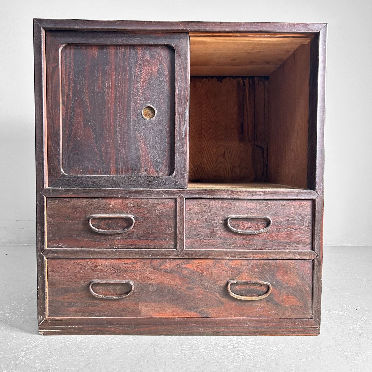 'Muzikale' Opberg Kast, Japanse Tansu, Vroege Shōwa Periode.