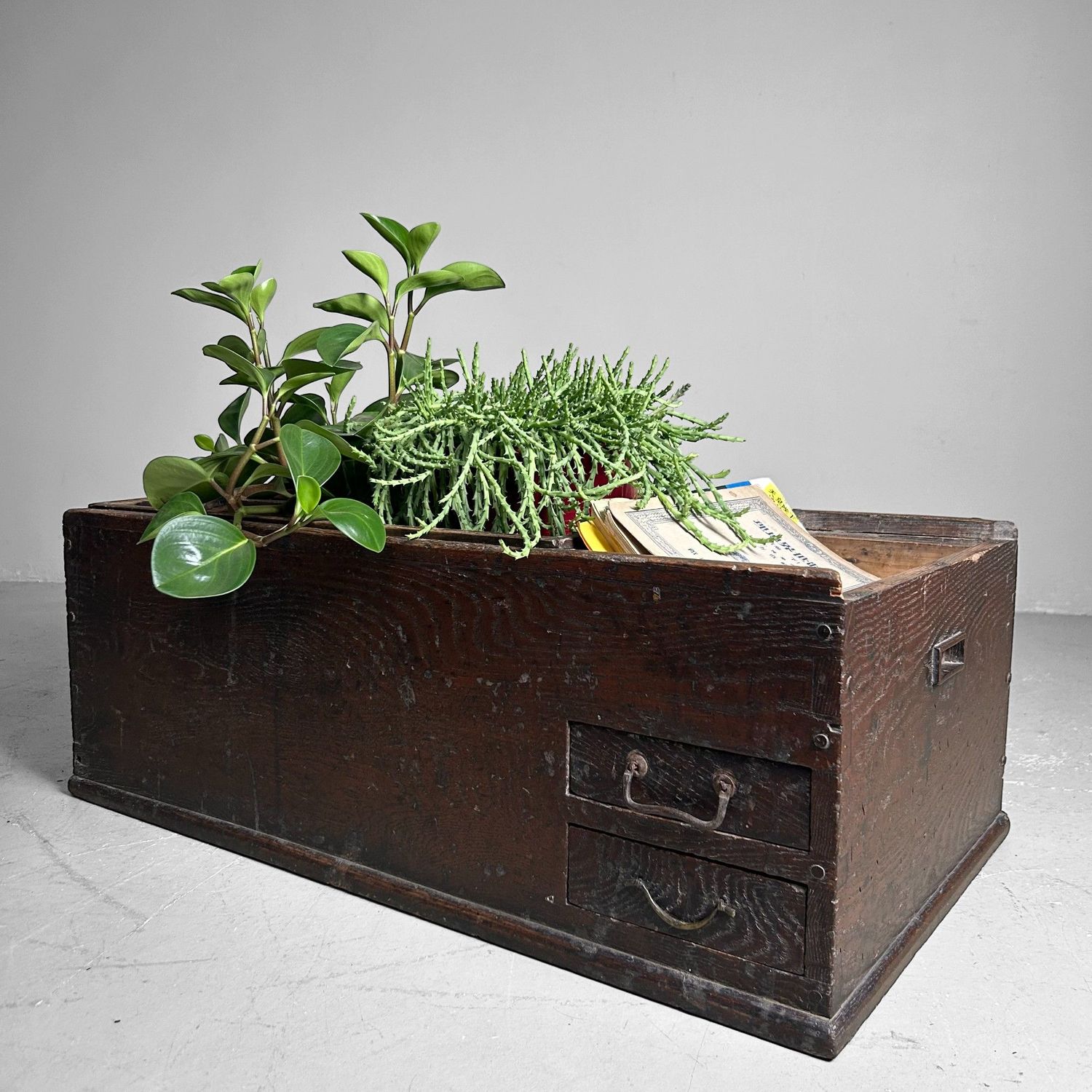Traditional Japanese Furniture, Nagahibachi 長火鉢, Taishō Period.
