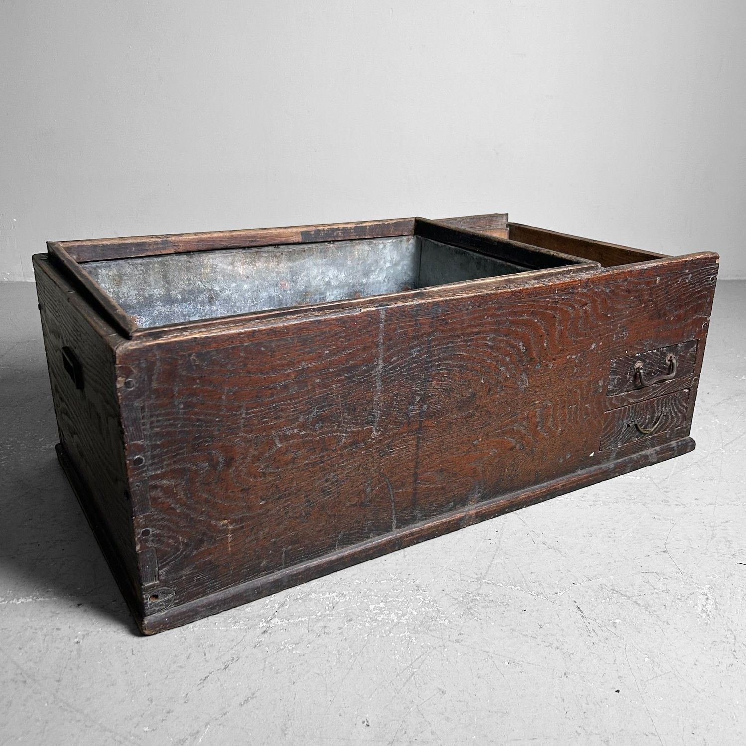 Traditional Japanese Furniture, Nagahibachi 長火鉢, Taishō Period.