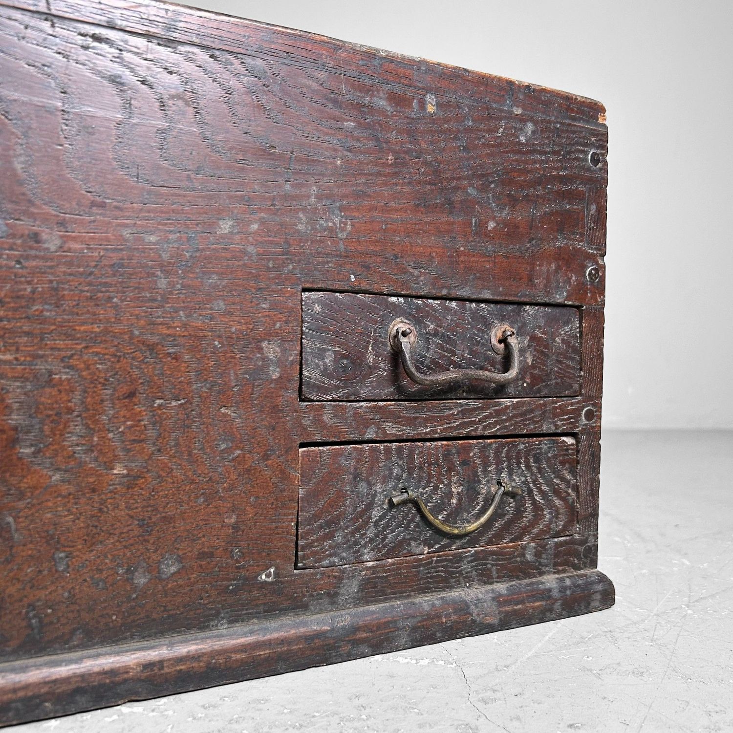 Traditional Japanese Furniture, Nagahibachi 長火鉢, Taishō Period.