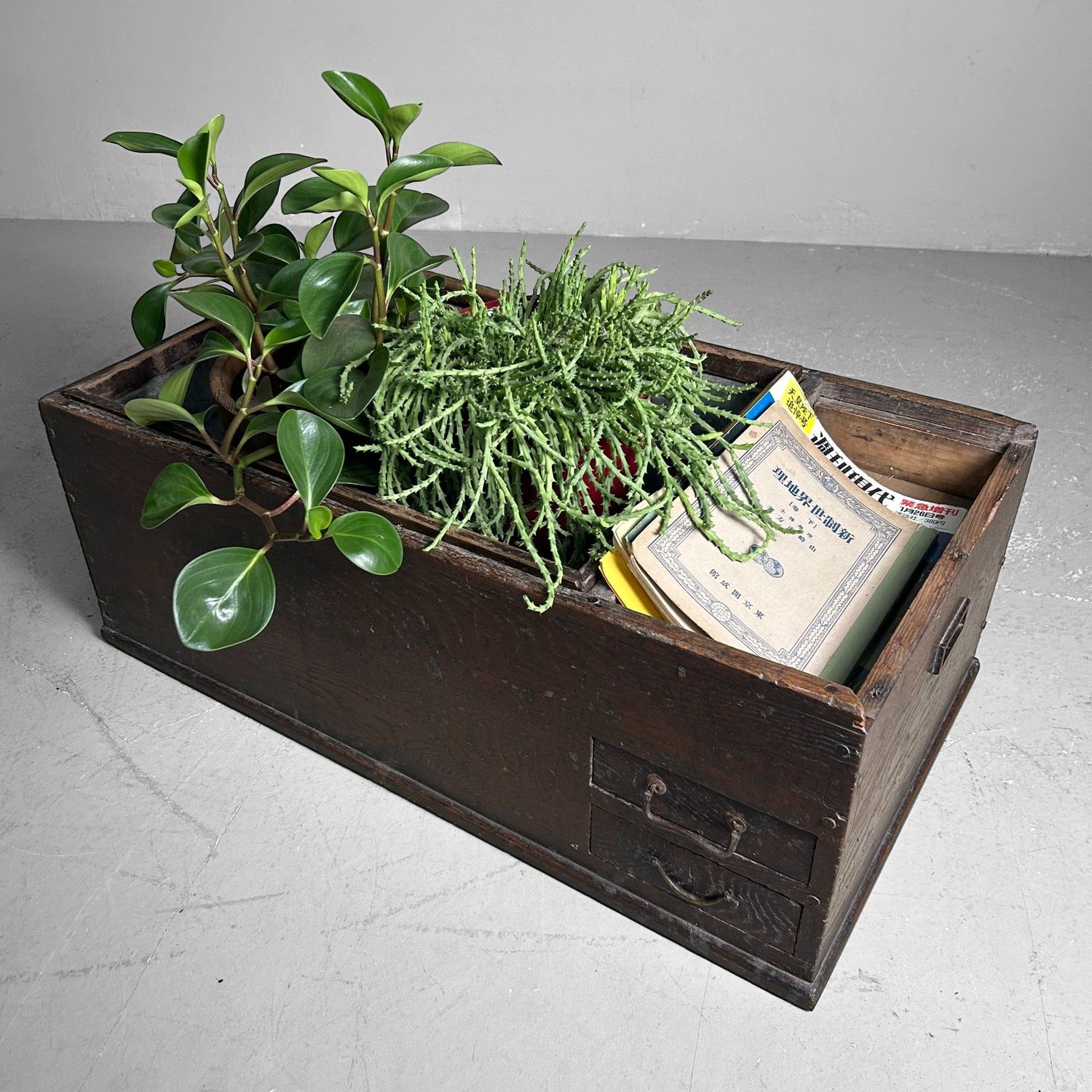 Traditional Japanese Furniture, Nagahibachi 長火鉢, Taishō Period.