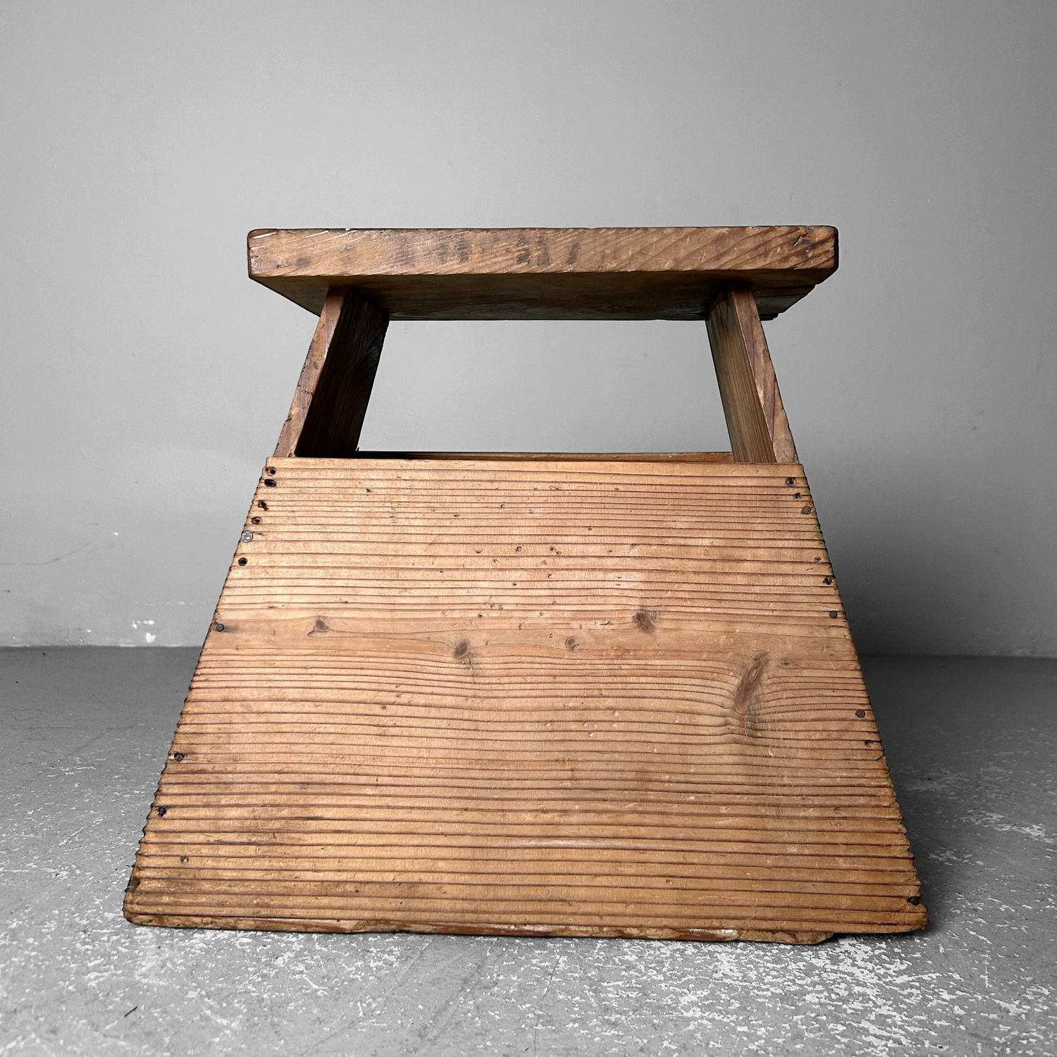 Minimalist Fumidai, Wooden Step Stool, 1950s, Japan.