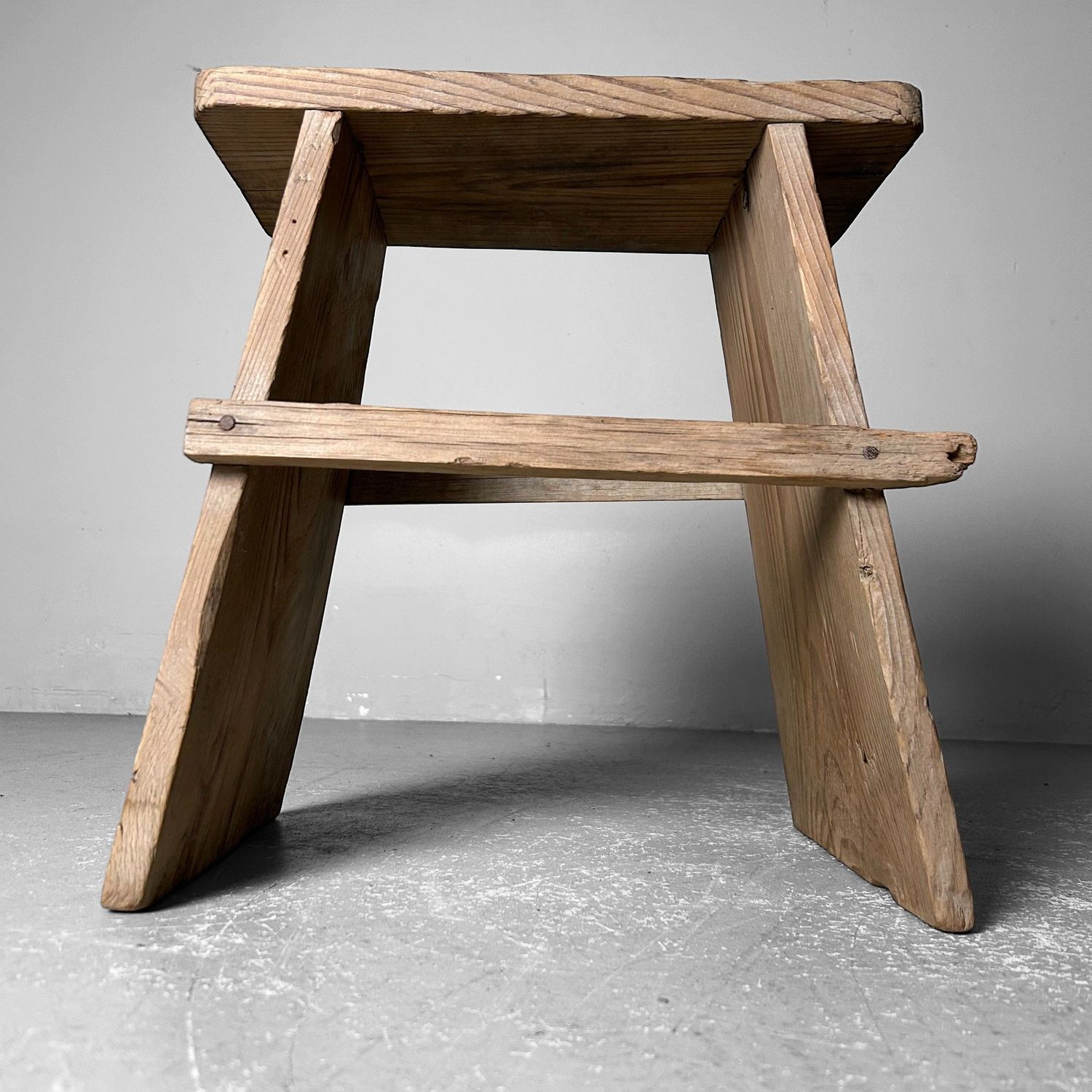Vintage Houten Kruk, Fumidai, Shōwa-periode, Japan.