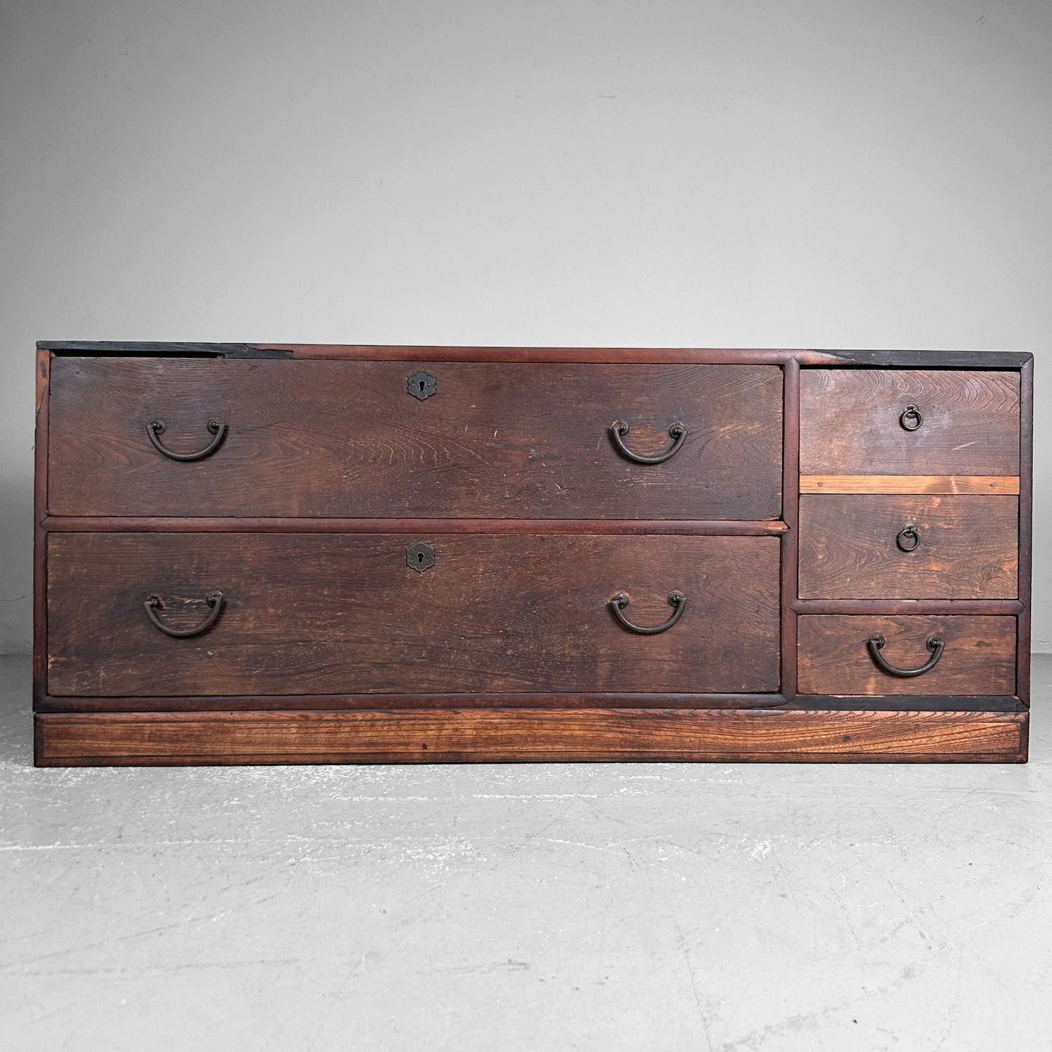 Low Traditional Tansu Chest of Drawers, Taishō Period, Japan.