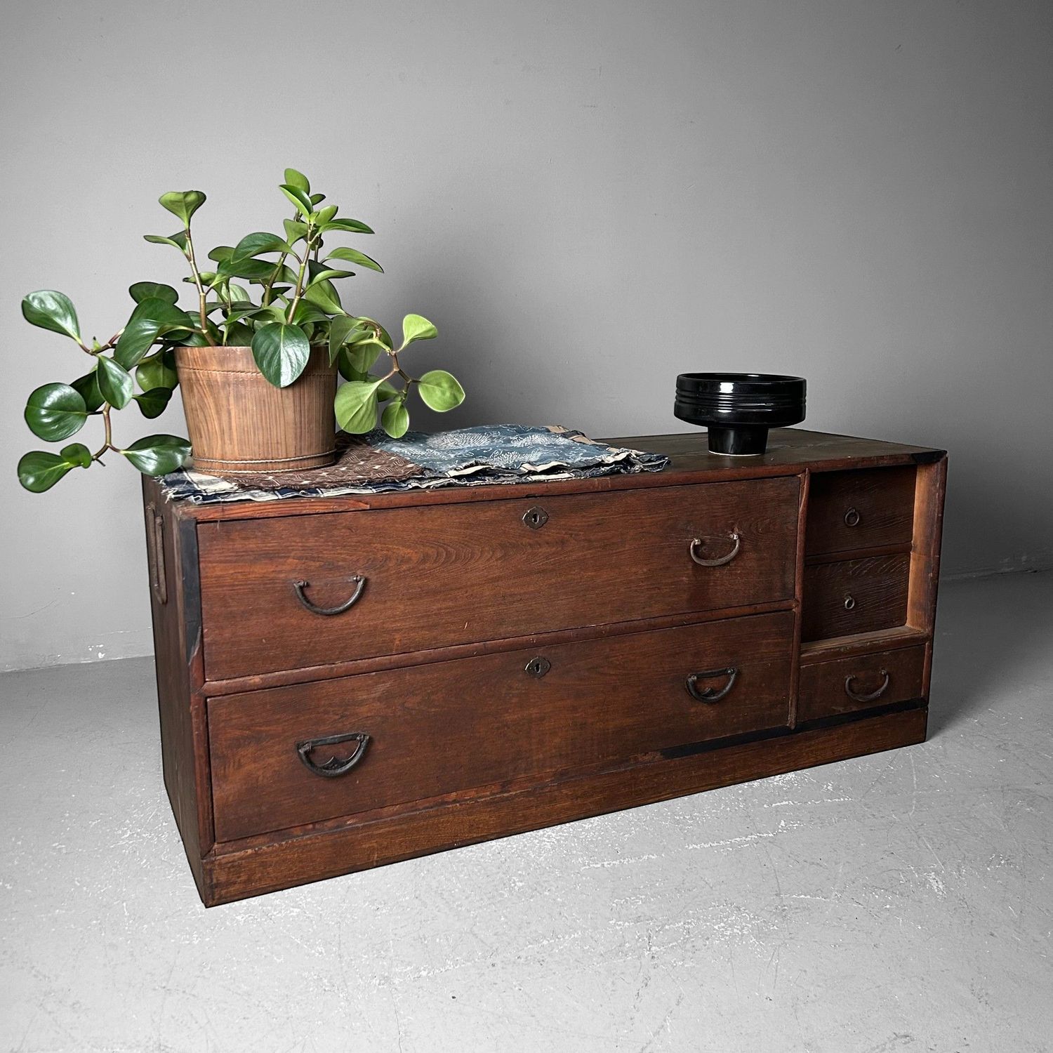 Traditionele Tansu, Lage Ladekast, Taishō-periode, Japan.