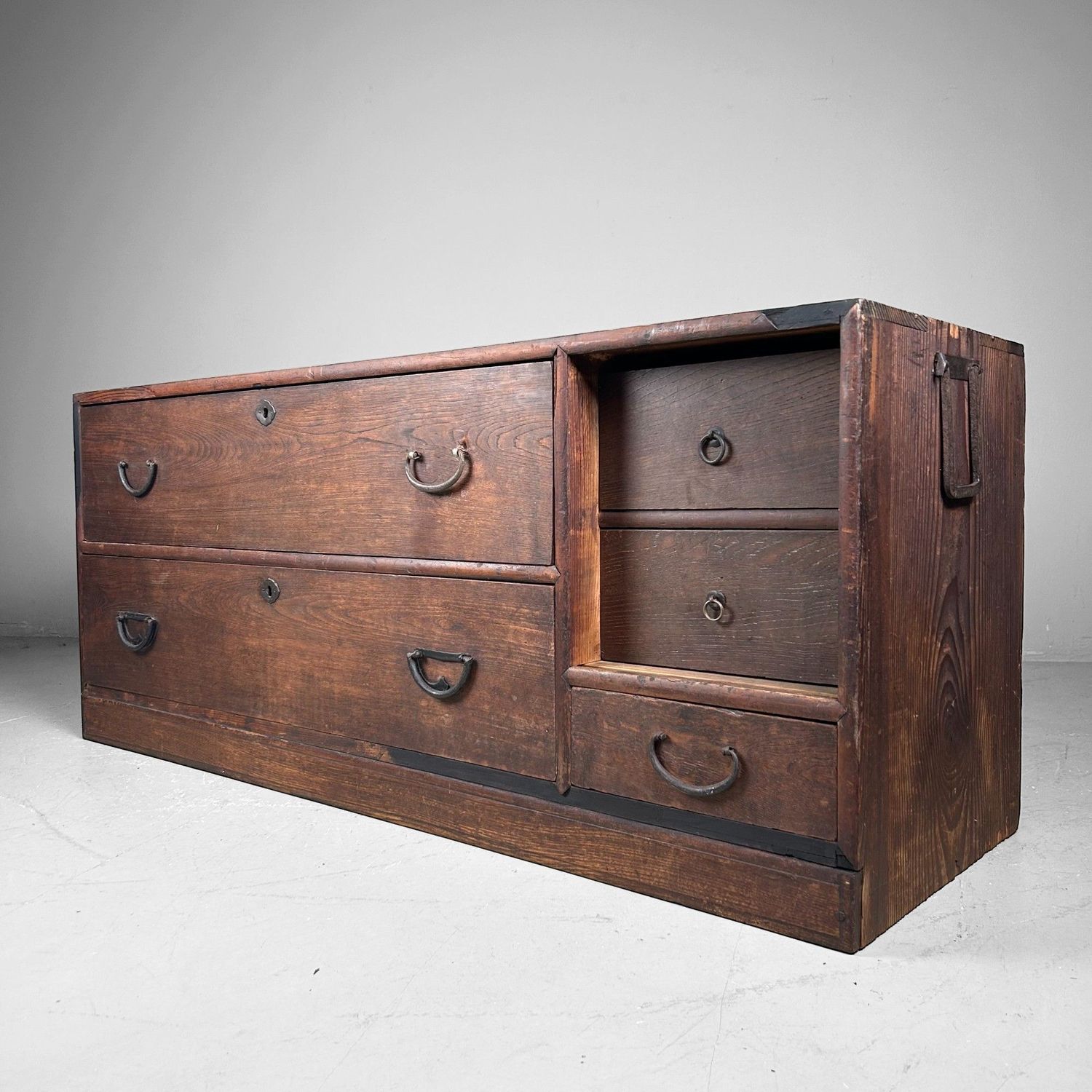 Traditionele Tansu, Lage Ladekast, Taishō-periode, Japan.