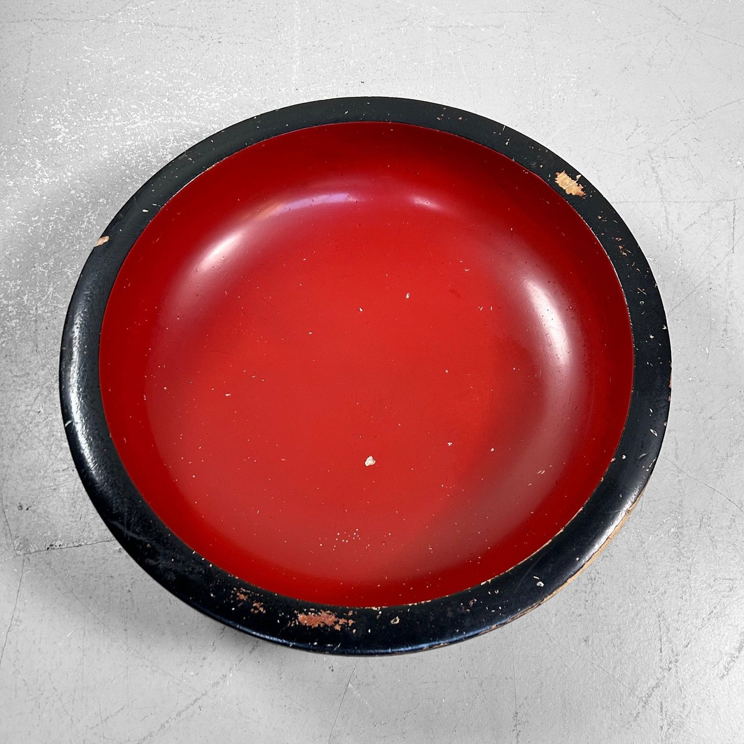 Large Wooden Dough Bowl, Urushi Lacquer, Taishō Period, Japan.