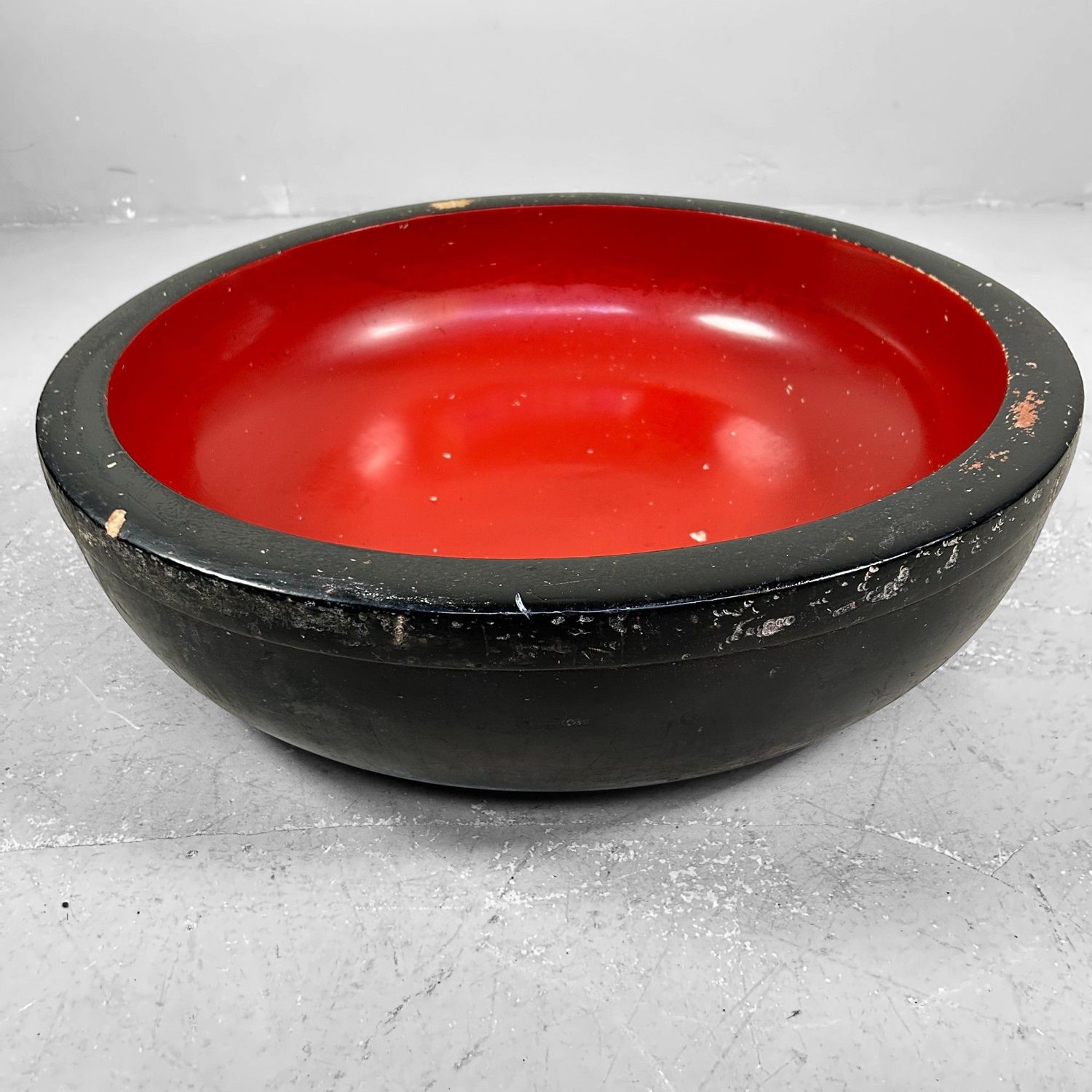 Large Wooden Dough Bowl, Urushi Lacquer, Taishō Period, Japan.