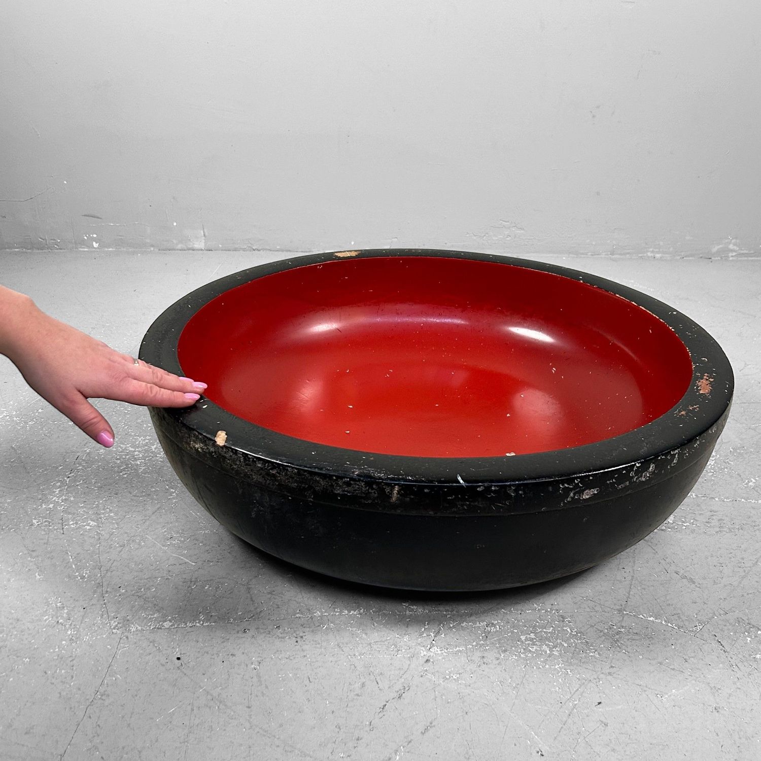Large Wooden Dough Bowl, Urushi Lacquer, Taishō Period, Japan.