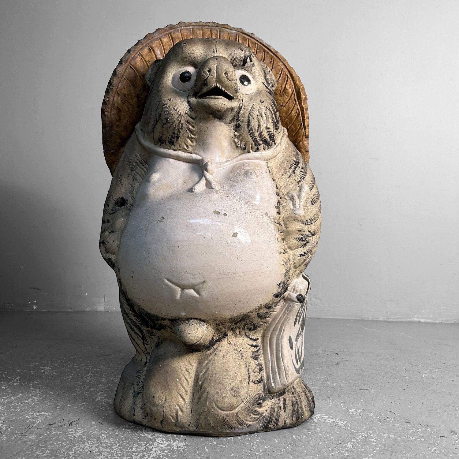 Groot Tanuki Beeld, Shigaraki Aardewerk, Shōwa-periode, Japan.