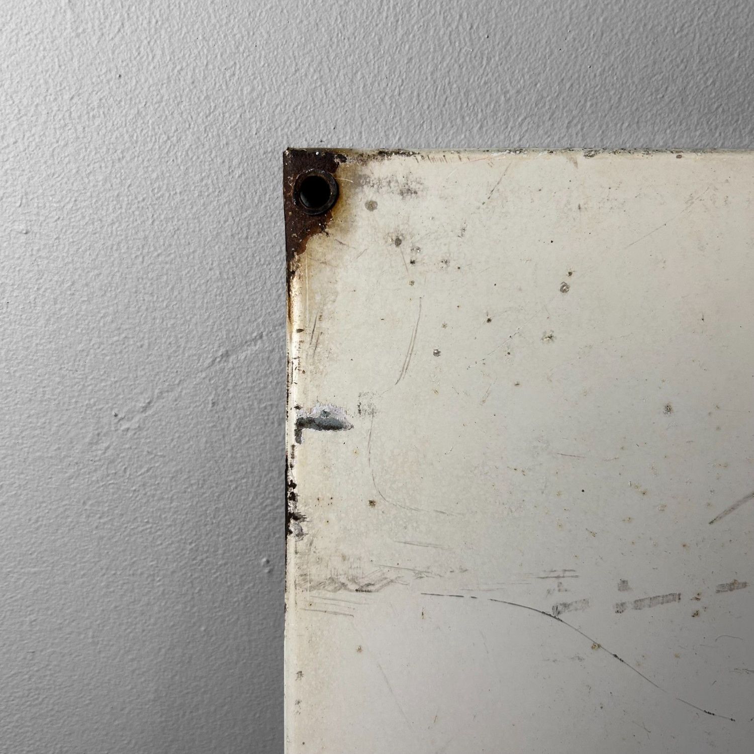 Zeldzaam Emaille Bord, ESSO Diesel, Plastemal, Nivelles, 1968.