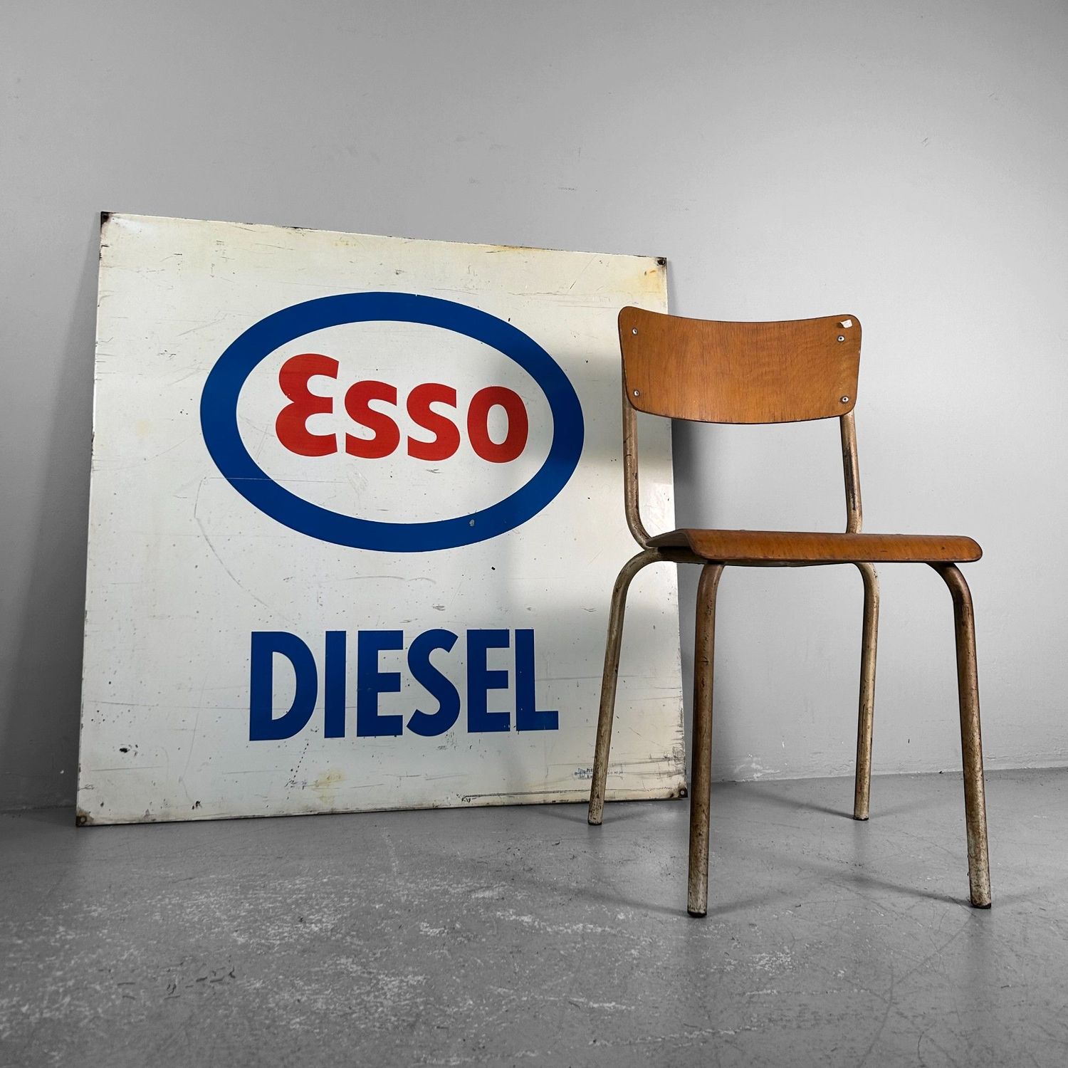 Zeldzaam Emaille Bord, ESSO Diesel, Plastemal, Nivelles, 1968.