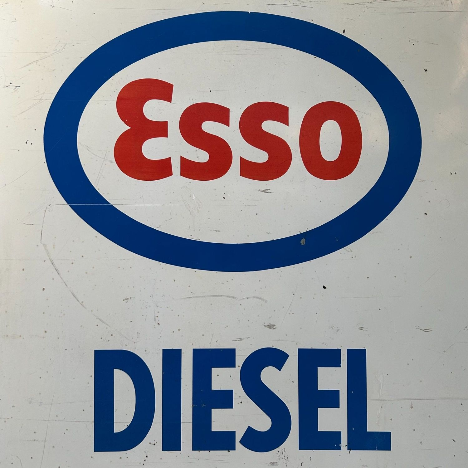 Zeldzaam Emaille Bord, ESSO Diesel, Plastemal, Nivelles, 1968.