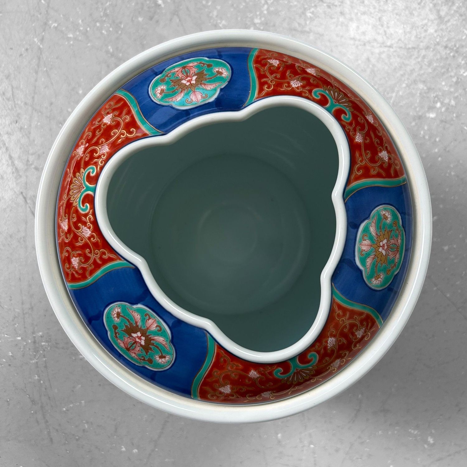 Porcelain Ikebana Flower Arrangement Holder, Kisen Gama, Shōwa Period.