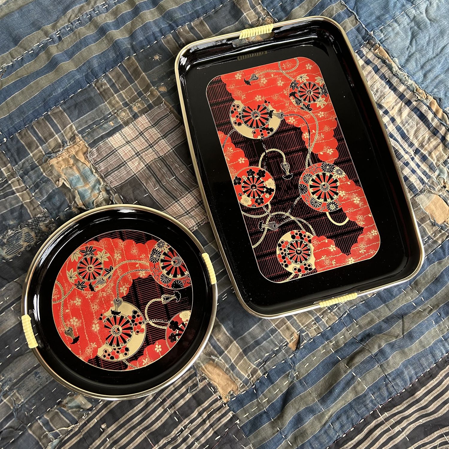 Set Vintage Japanse Dienbladen, Obon Theeceremonie, Shōwa Periode.
