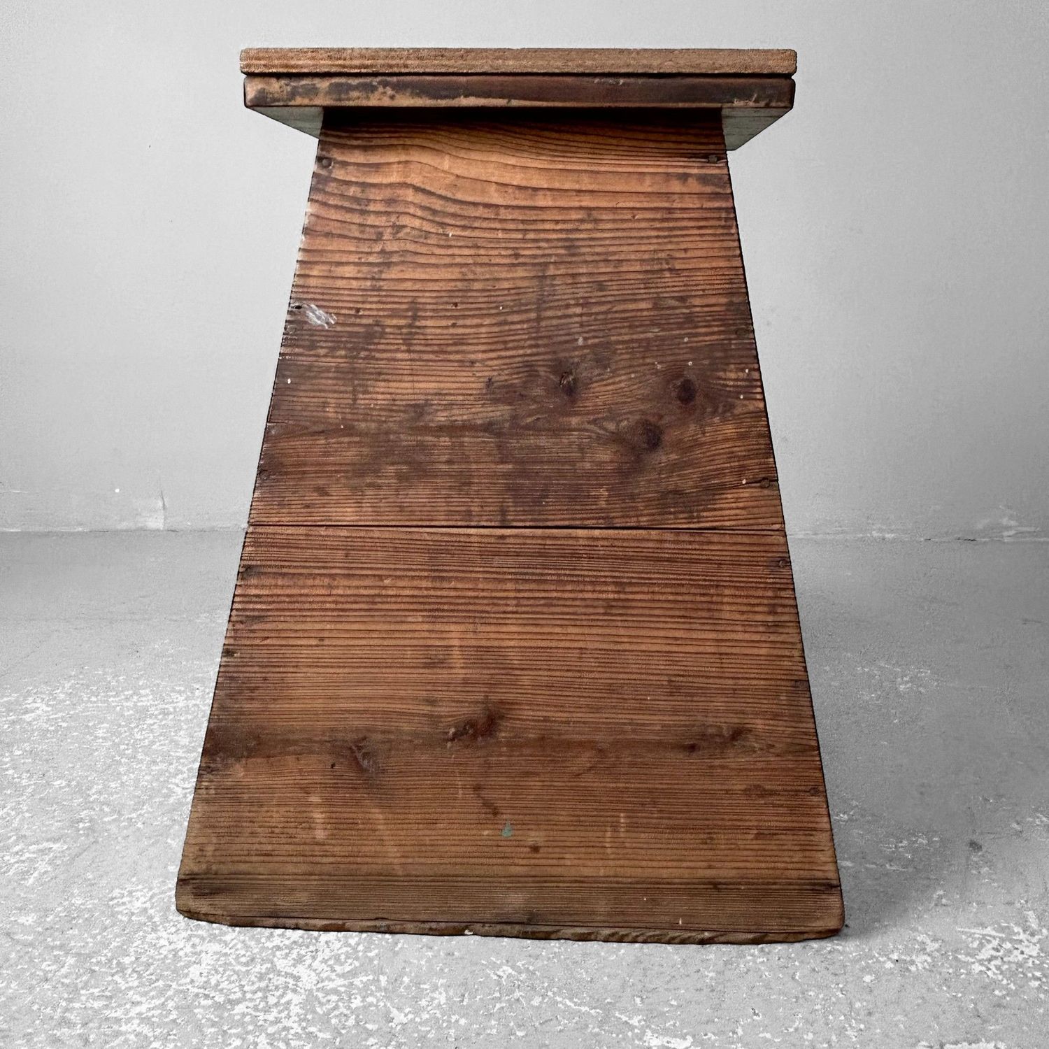 Minimalistische Fumidai, Houten Opstap, Taishō-periode, Japan.