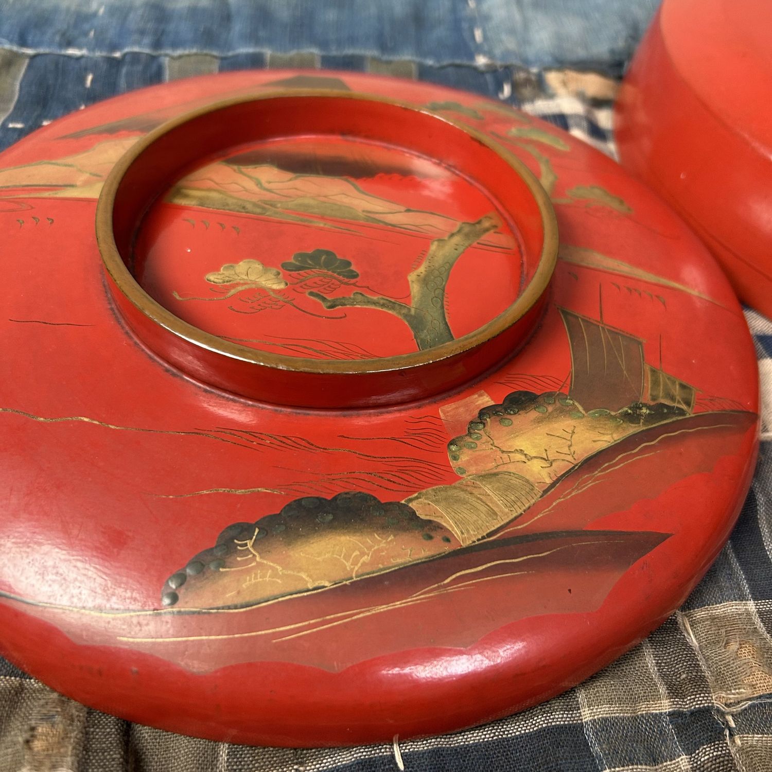 Wooden Maki-e Lacquerware Bowl with Lid, Meiji Period.