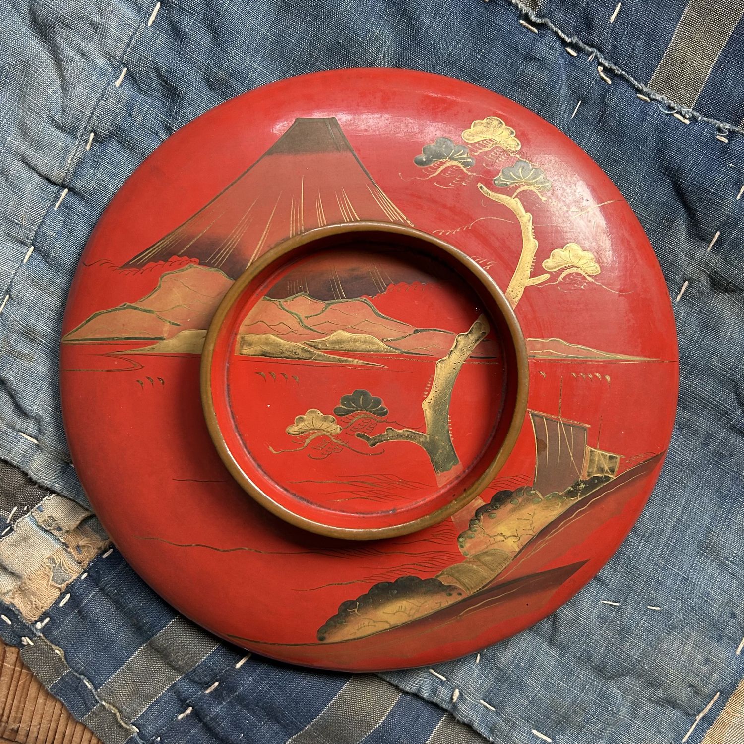 Wooden Maki-e Lacquerware Bowl with Lid, Meiji Period.