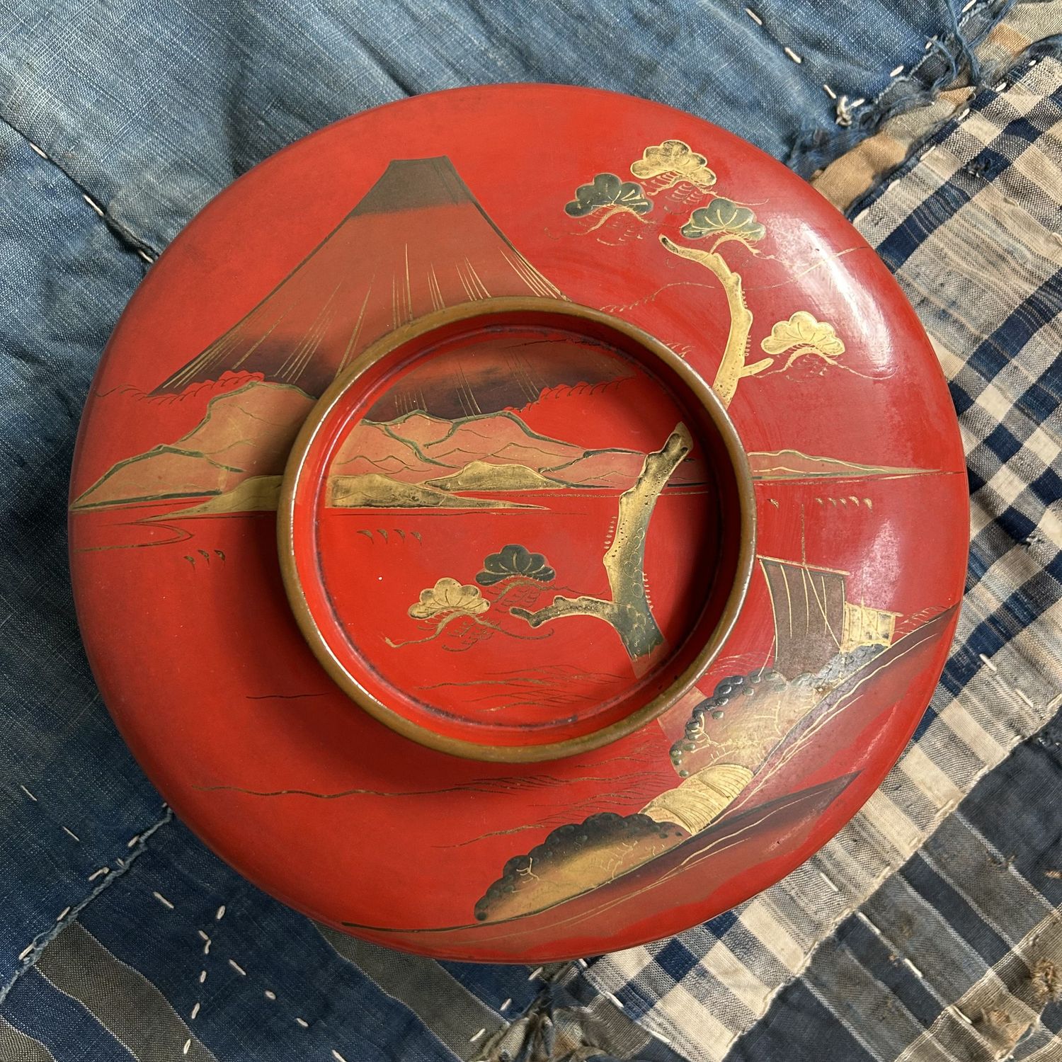 Wooden Maki-e Lacquerware Bowl with Lid, Meiji Period.