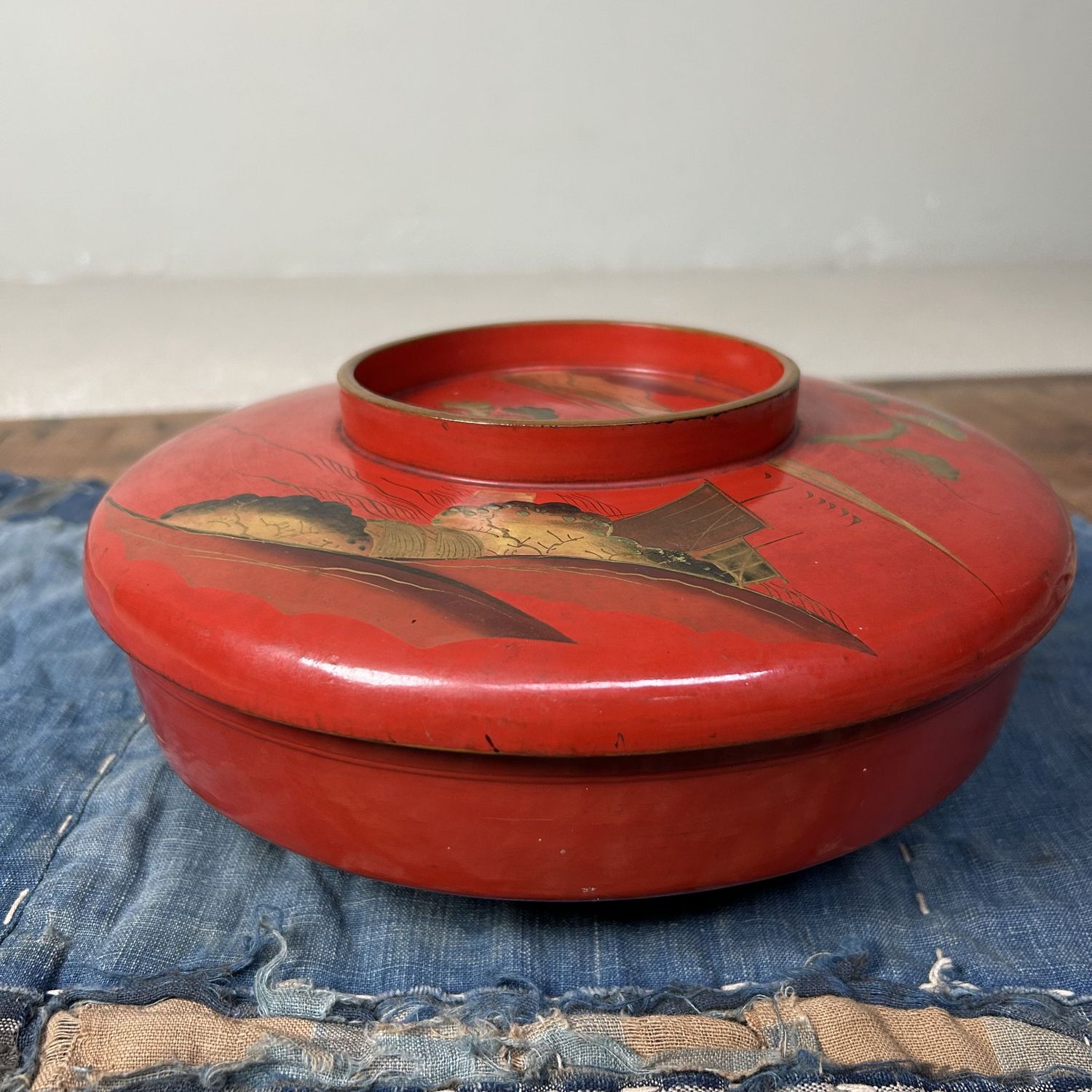 Wooden Maki-e Lacquerware Bowl with Lid, Meiji Period.