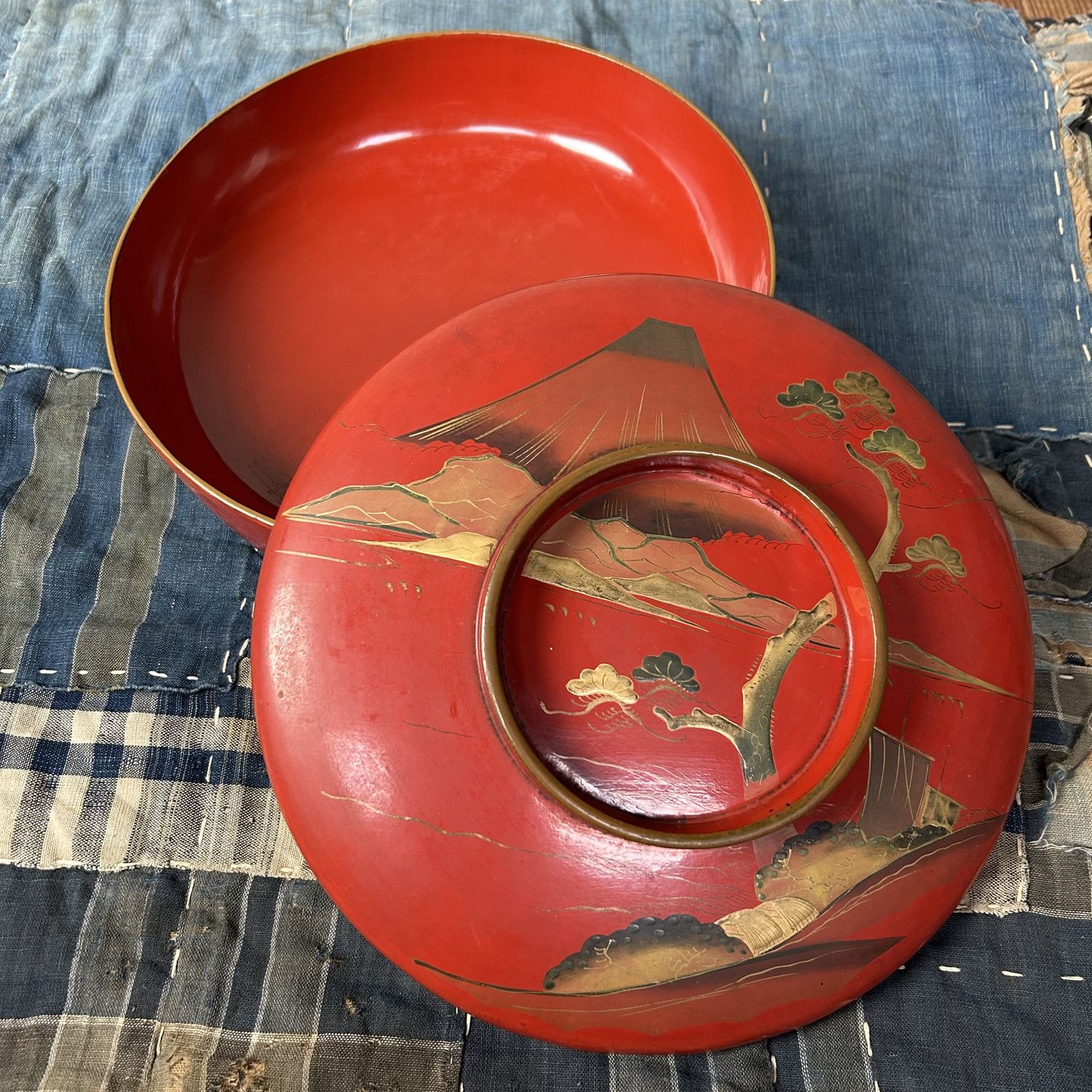 Wooden Maki-e Lacquerware Bowl with Lid, Meiji Period.