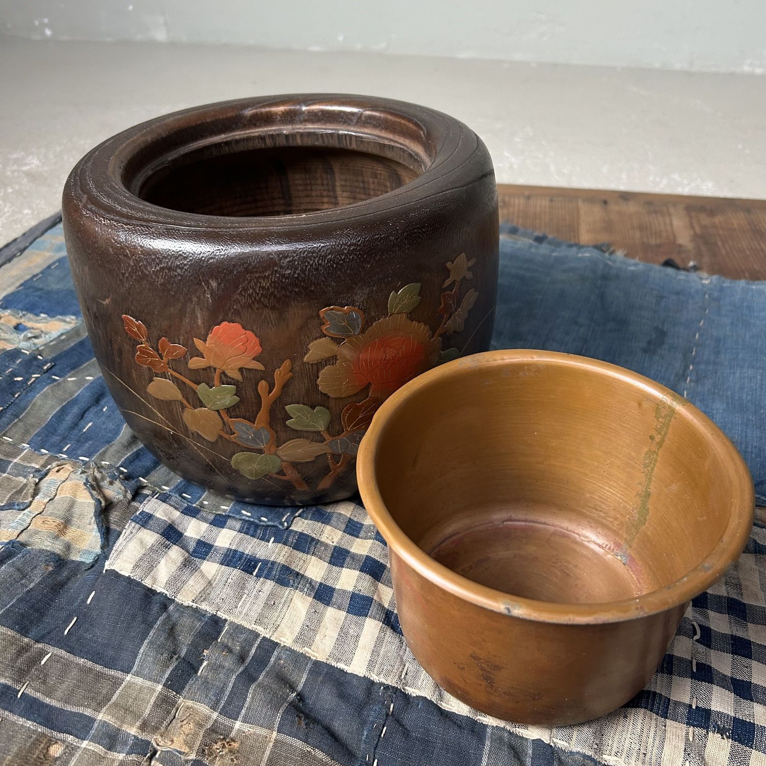 Vintage Maki-e Hibachi, Japanese Fire Pot, Shōwa period.