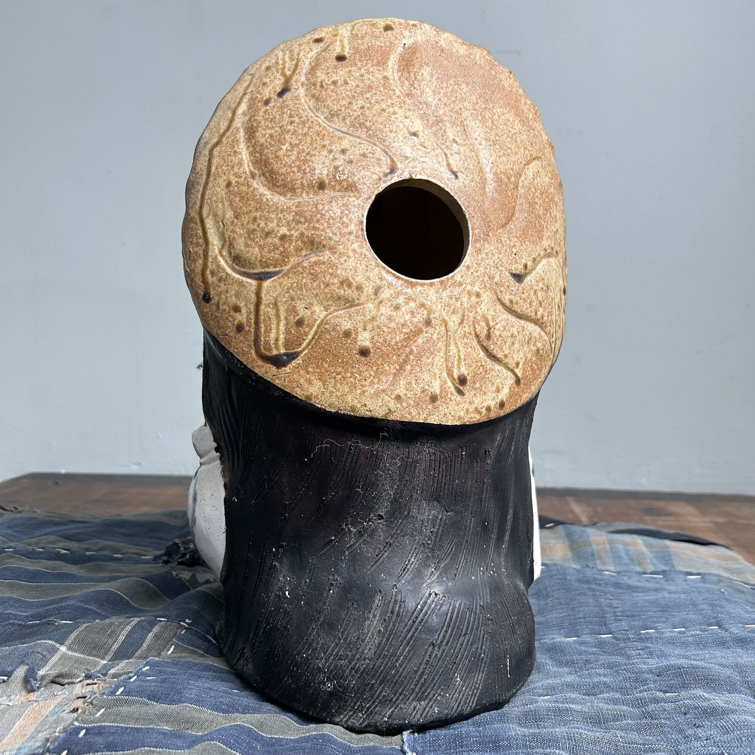 Decoratief Tanuki 狸 Tuinbeeld, Shigaraki Aardewerk, jaren '70, Japan.