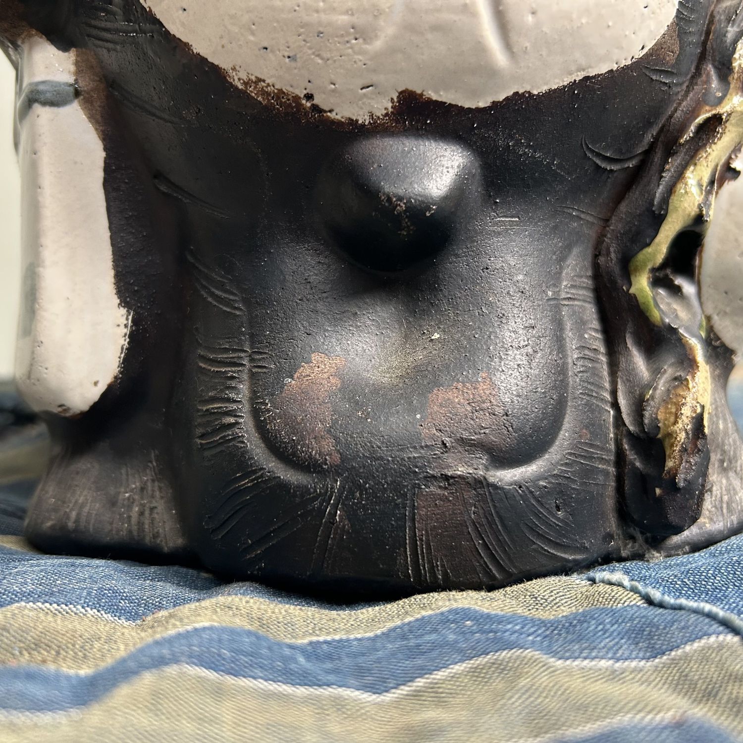 Decoratief Tanuki 狸 Tuinbeeld, Shigaraki Aardewerk, jaren '70, Japan.