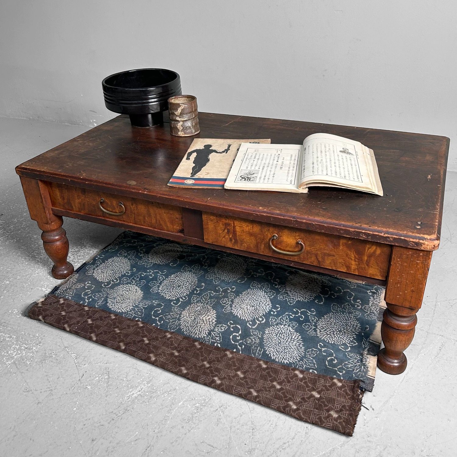 Antique Low Japanese Writing Desk, Shosai-Ki, Taishō Period.