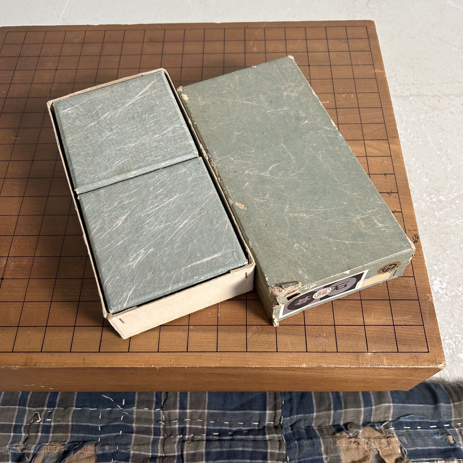 Complete Vintage GO Game Board Goban Kaya, Shōwa period, Japan.