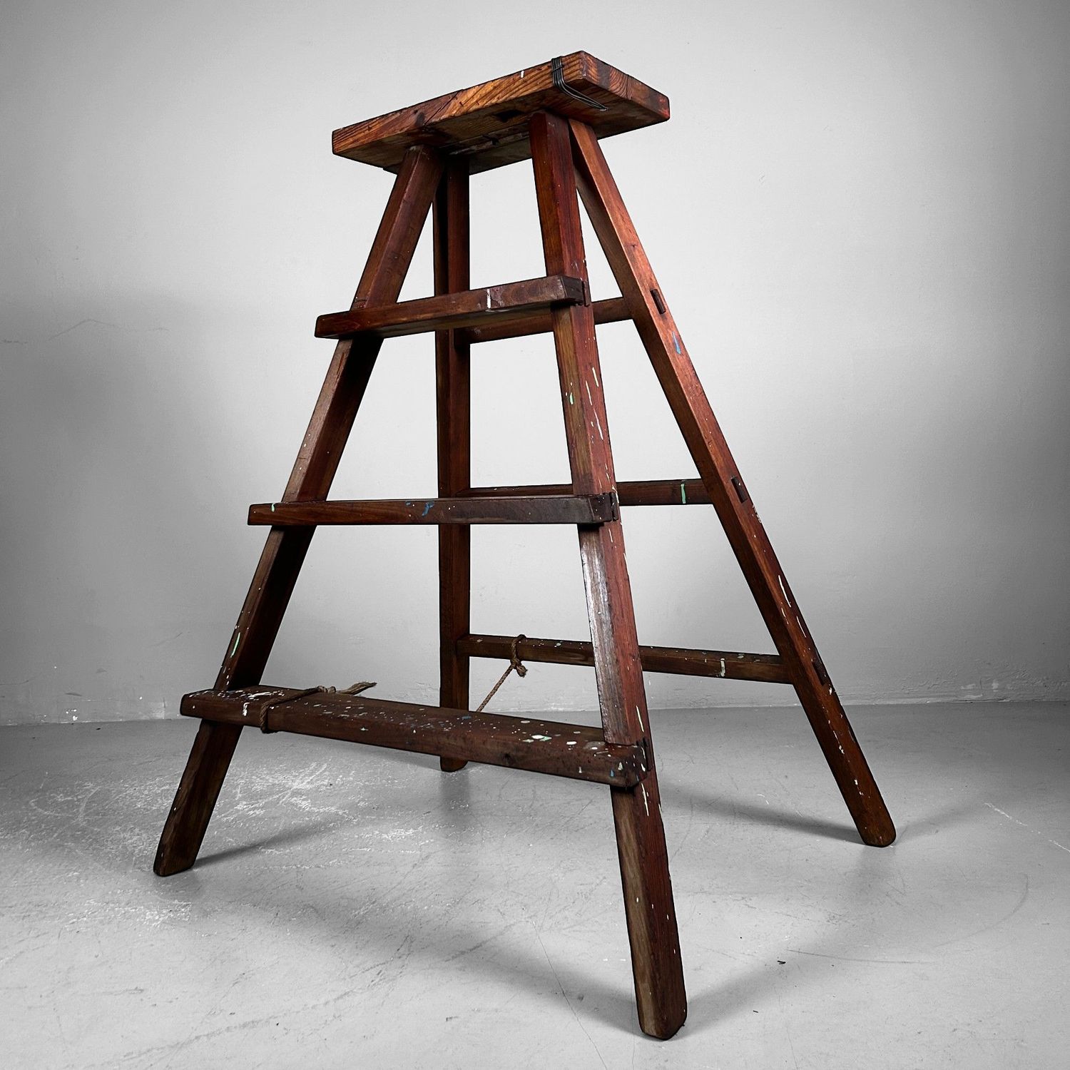 Decoratieve Minimalistische Houten Japanse Trapladder, jaren '50.