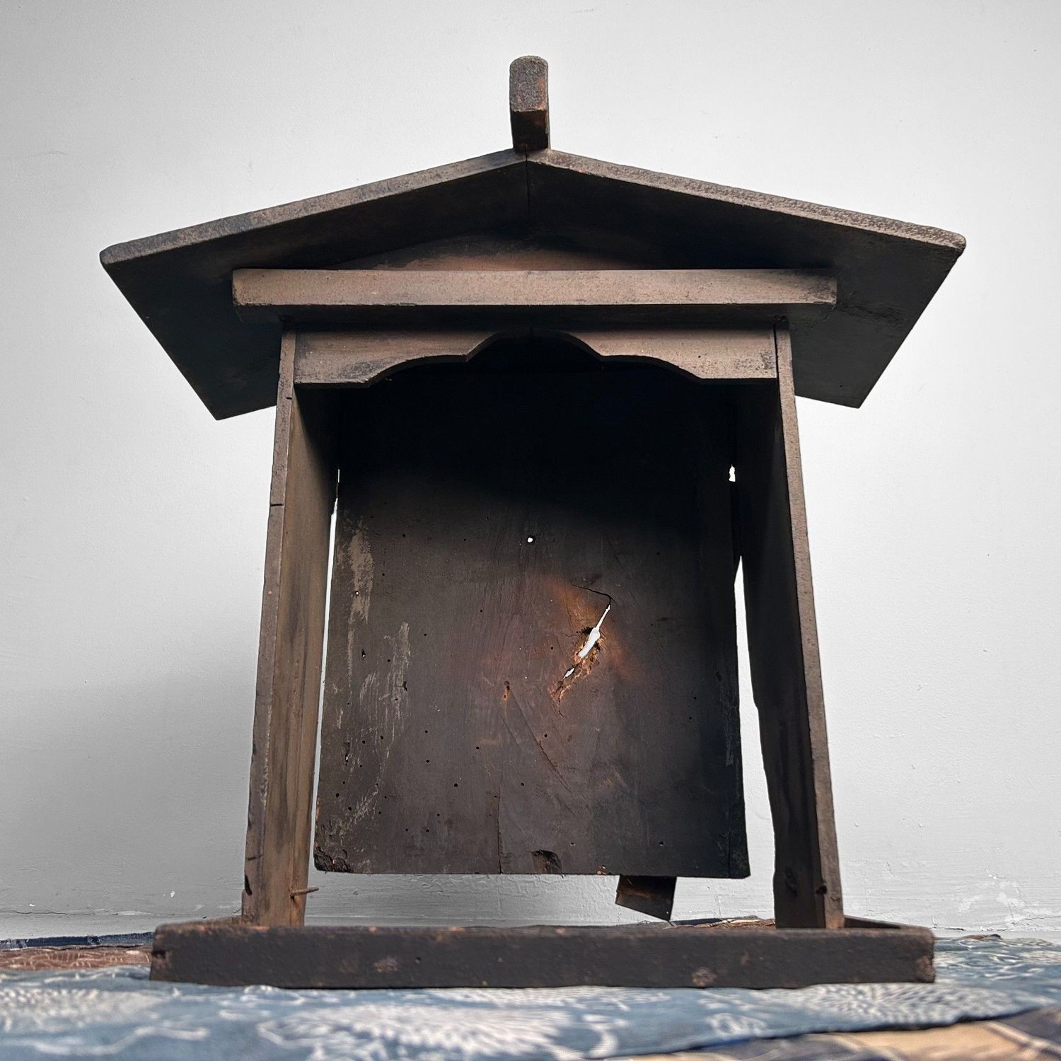 ​​ Houten ​Kamidana​, Shinto Huisaltaar, Edo periode, Japan.