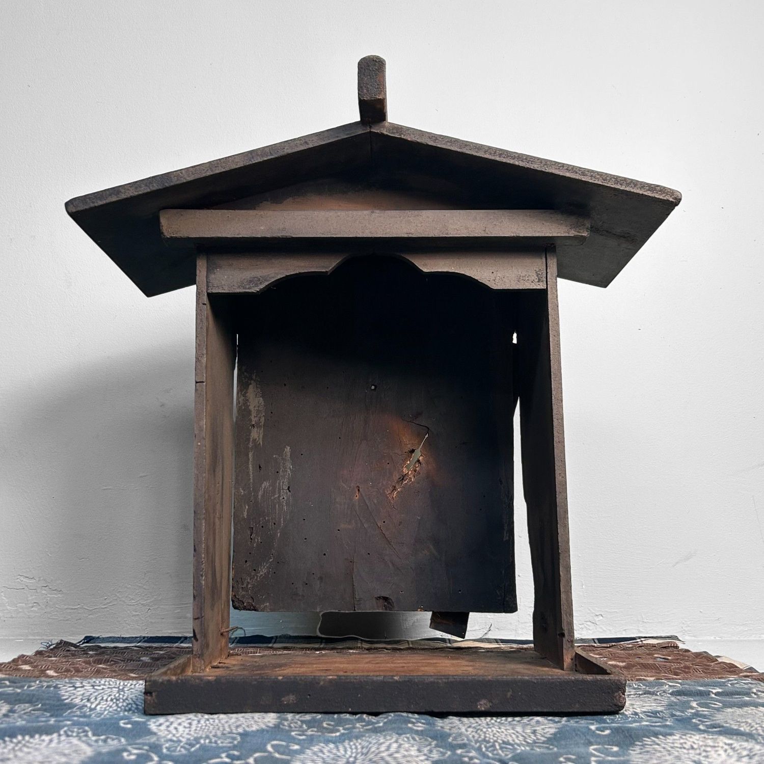 ​​ Houten ​Kamidana​, Shinto Huisaltaar, Edo periode, Japan.