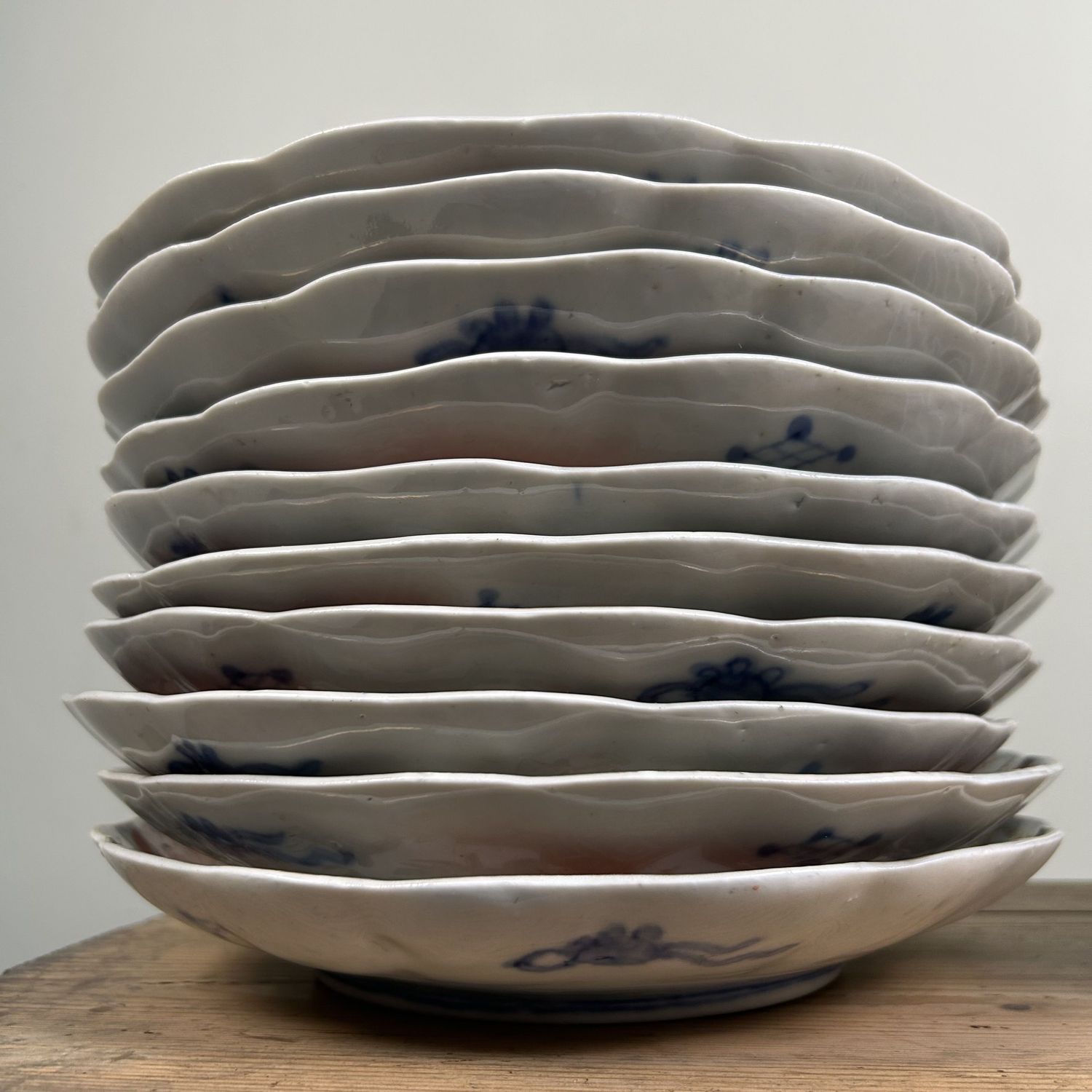 Antieke Set van 20 Imari-Porseleinen Borden, Late Edo Periode.