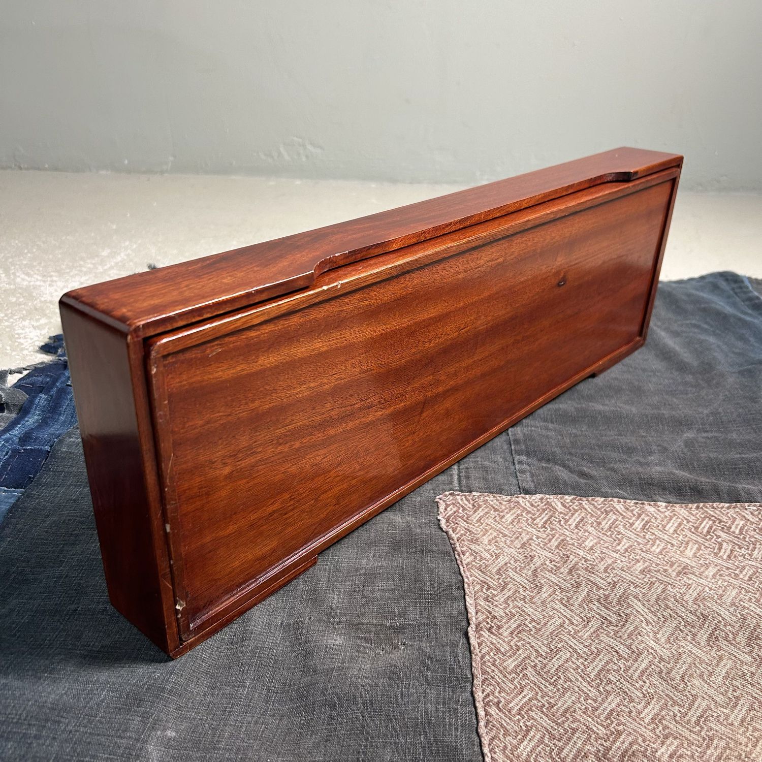 Stijlvolle Houten Schrijfdoos uit de Shōwa Periode – Prachtig en Functioneel.