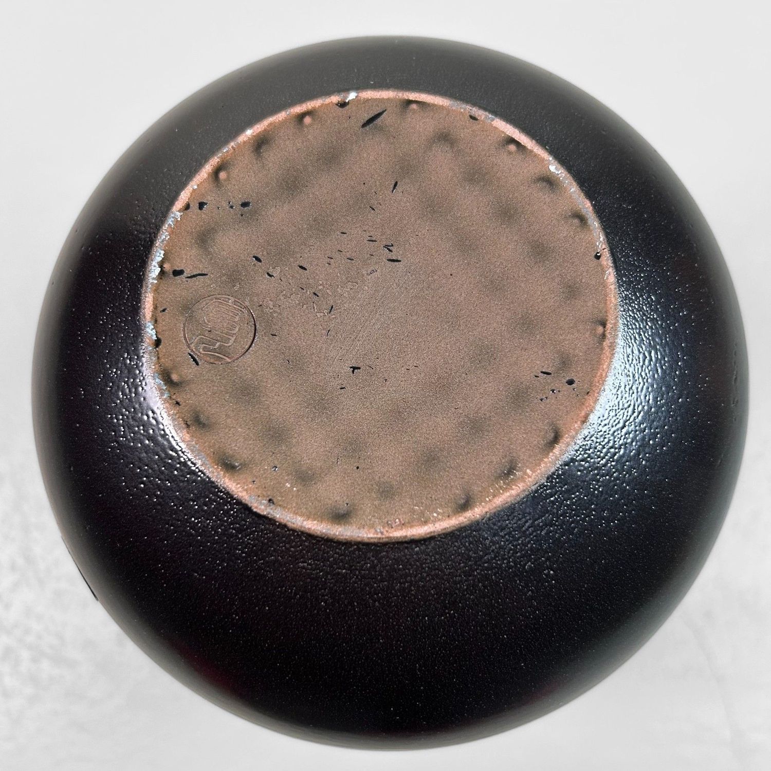 Elegant Japanese Shigaraki Ware Ikebana Flower Vase, 1970s, Japan.