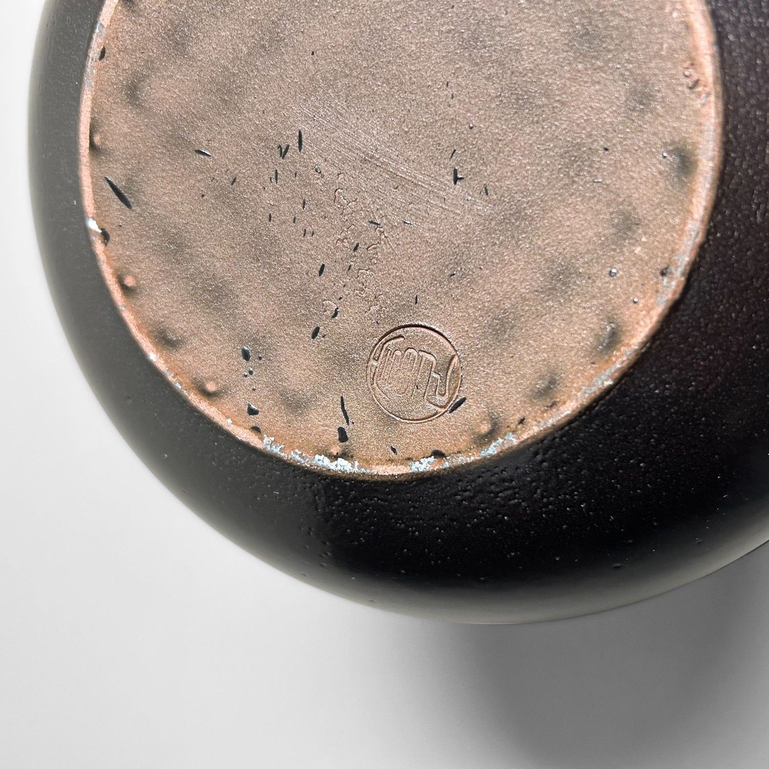 Elegant Japanese Shigaraki Ware Ikebana Flower Vase, 1970s, Japan.