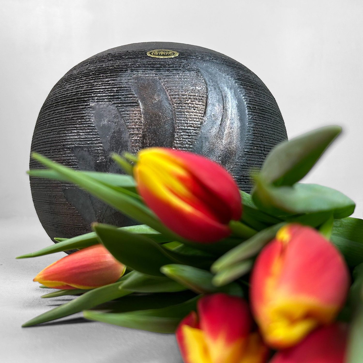 Minimalistische Shigaraki Yaki Ikebana, Japanse Vaas, jaren '70.